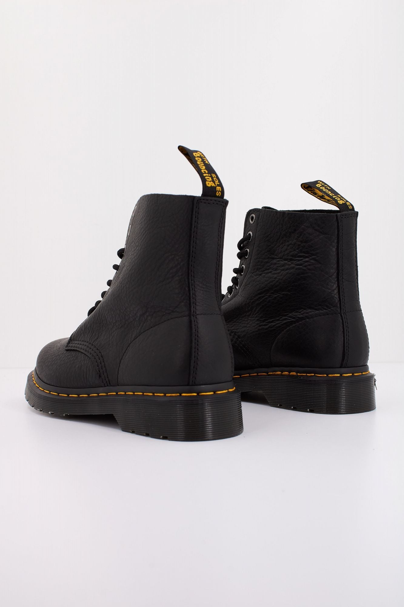 DR. MARTENS 1460 en color NEGRO (4)