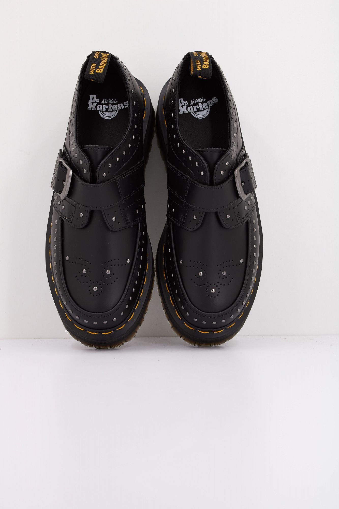 DR. MARTENS RAMSEY QUAD STUD en color NEGRO (3)