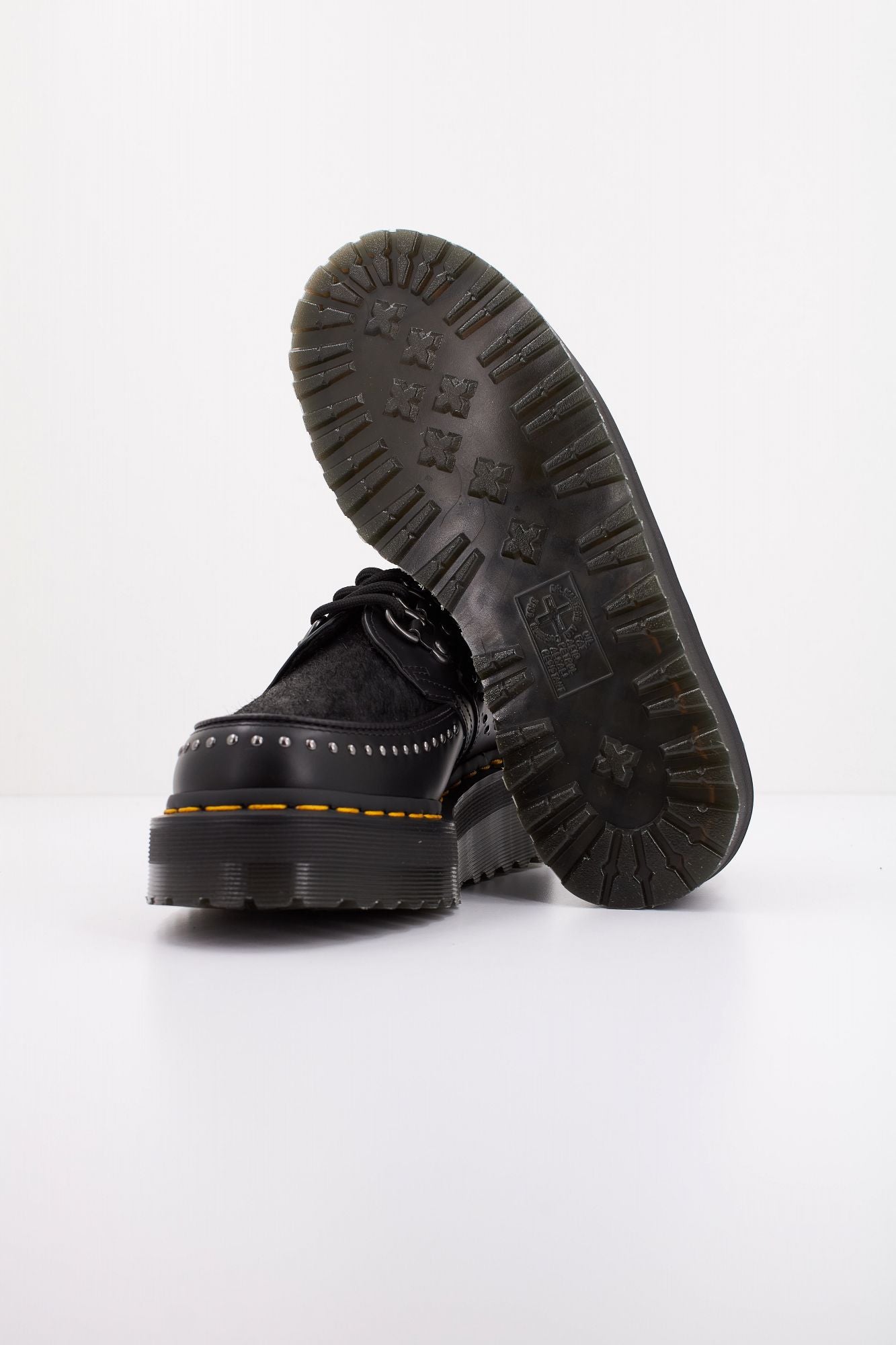 DR. MARTENS RAMSEY QUAD 3I en color NEGRO (5)