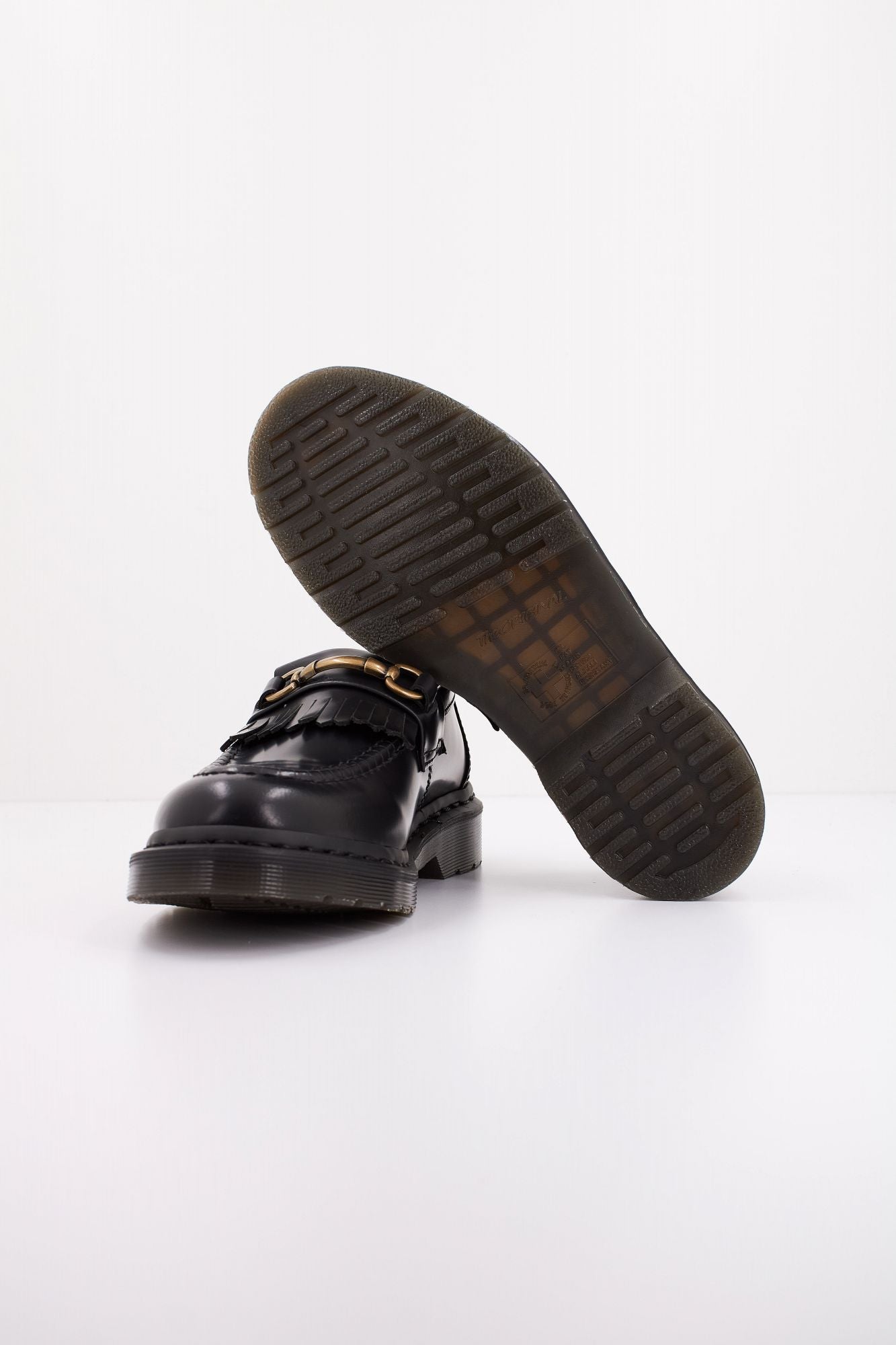 DR. MARTENS ADRIAN SNAFFLE en color NEGRO (5)