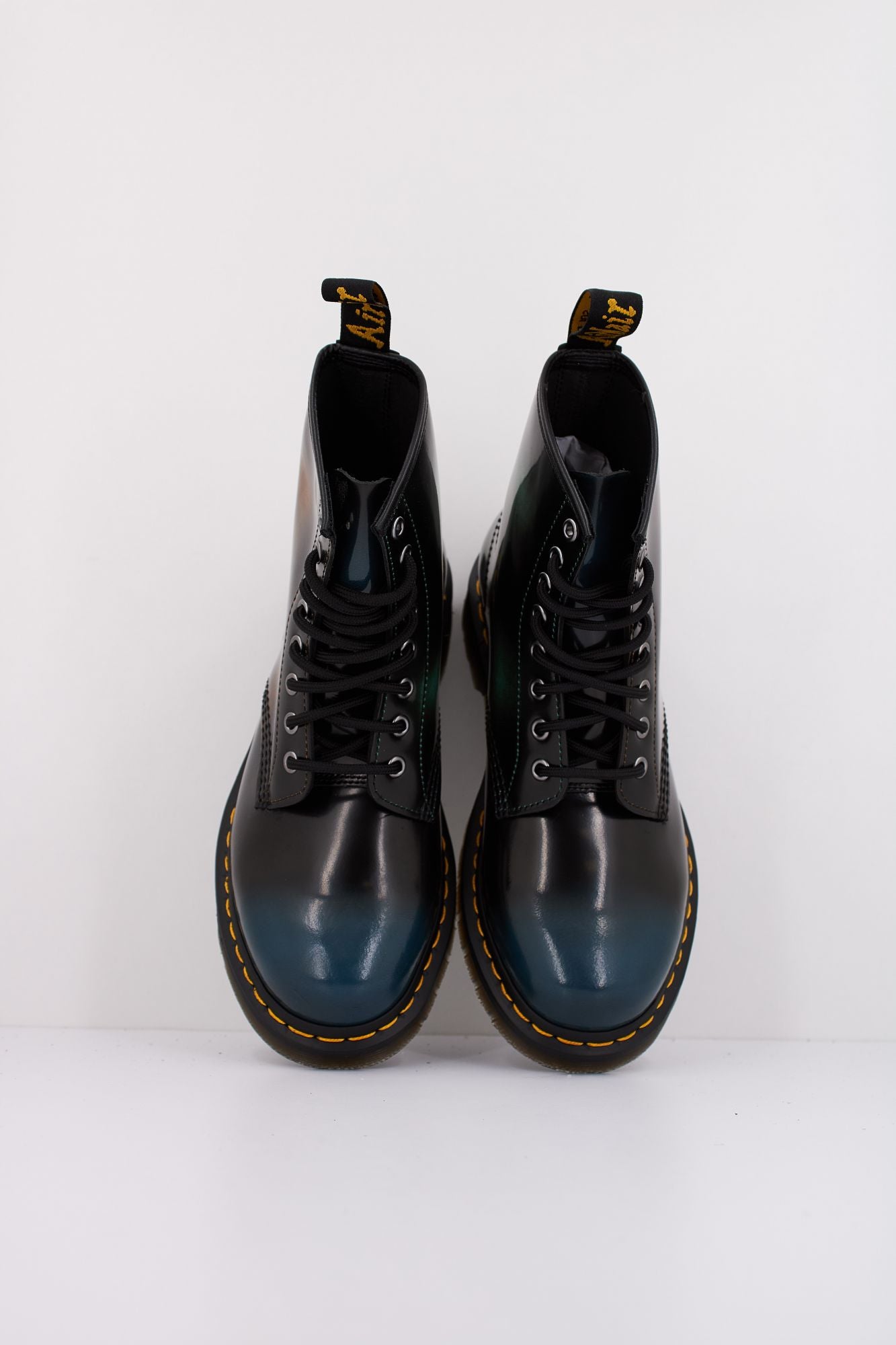 DR. MARTENS 1460 en color NEGRO (3)