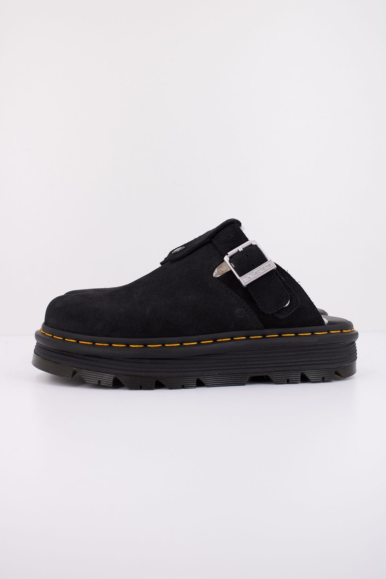 DR. MARTENS ZEBZAG MULE WL en color NEGRO (1)