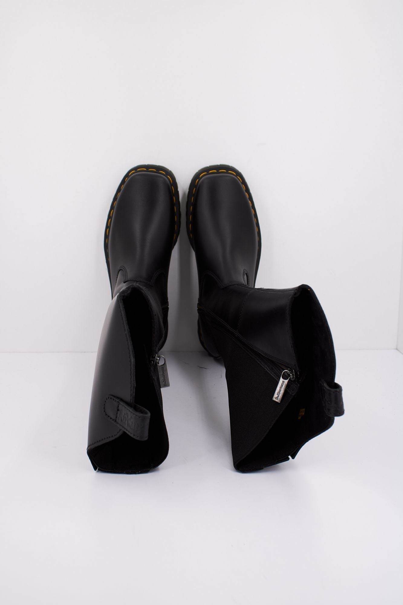 DR. MARTENS AMAAYAH HI en color NEGRO (3)