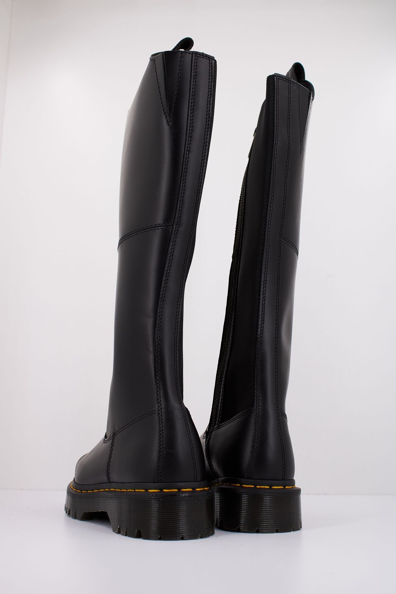 DR. MARTENS AMAAYAH HI en color NEGRO (4)