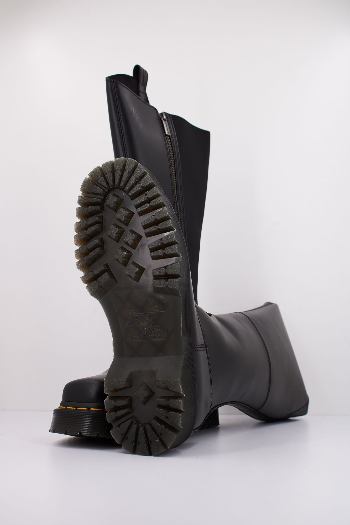 DR. MARTENS AMAAYAH HI en color NEGRO (5)