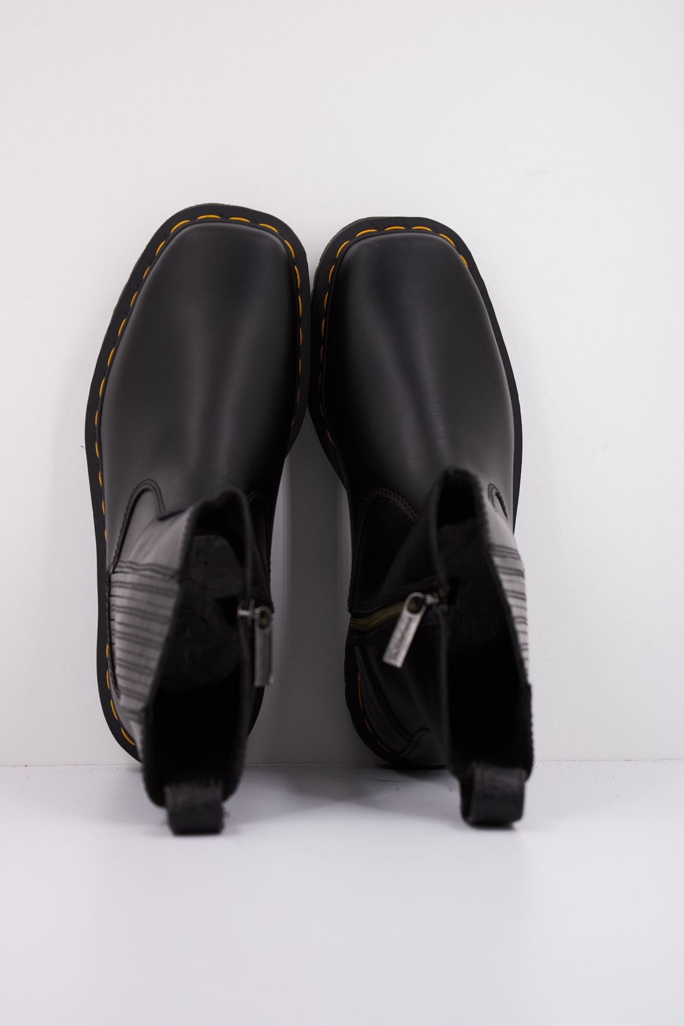 DR. MARTENS AMAAYAH LO en color NEGRO (3)