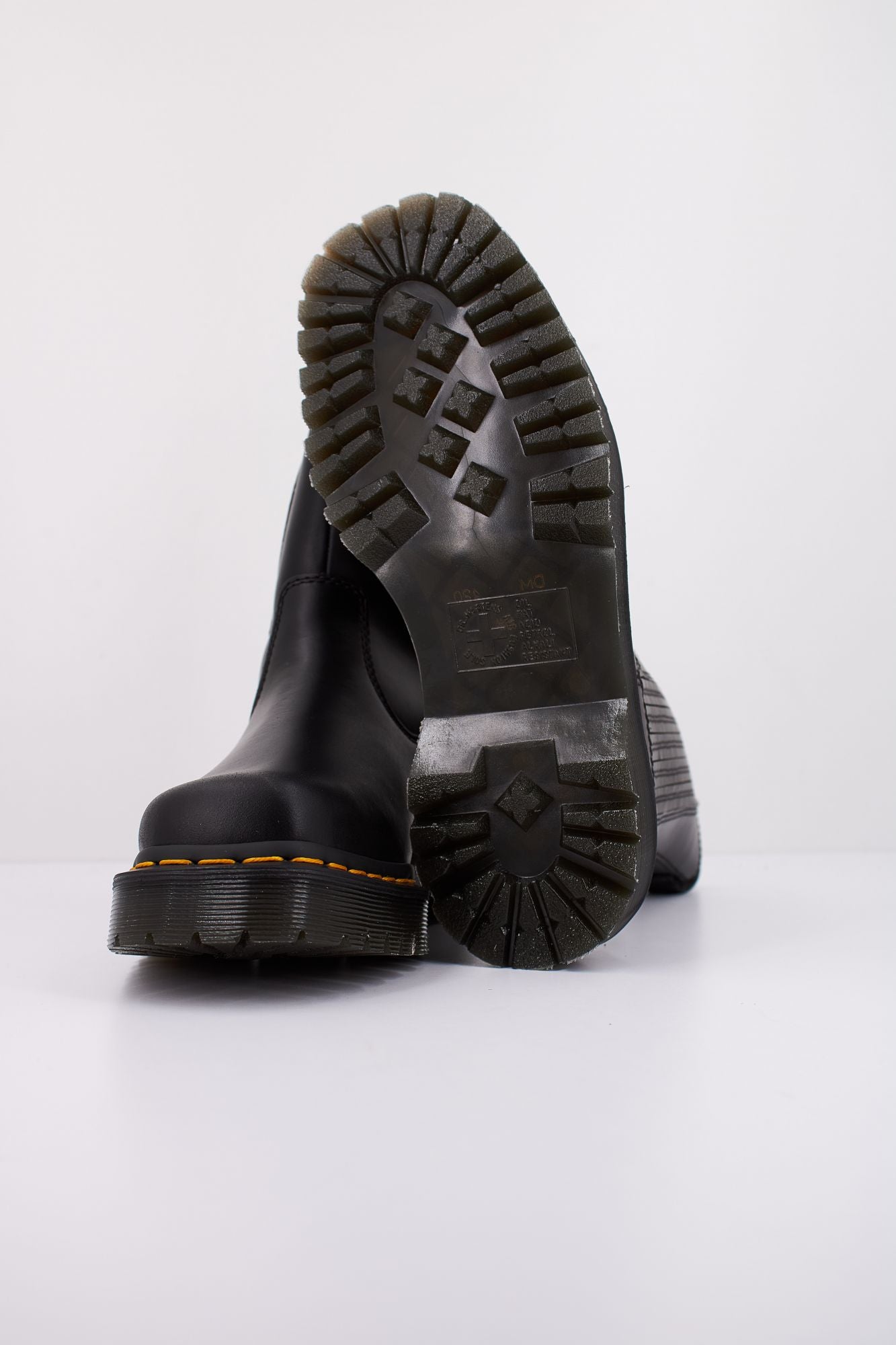 DR. MARTENS AMAAYAH LO en color NEGRO (5)