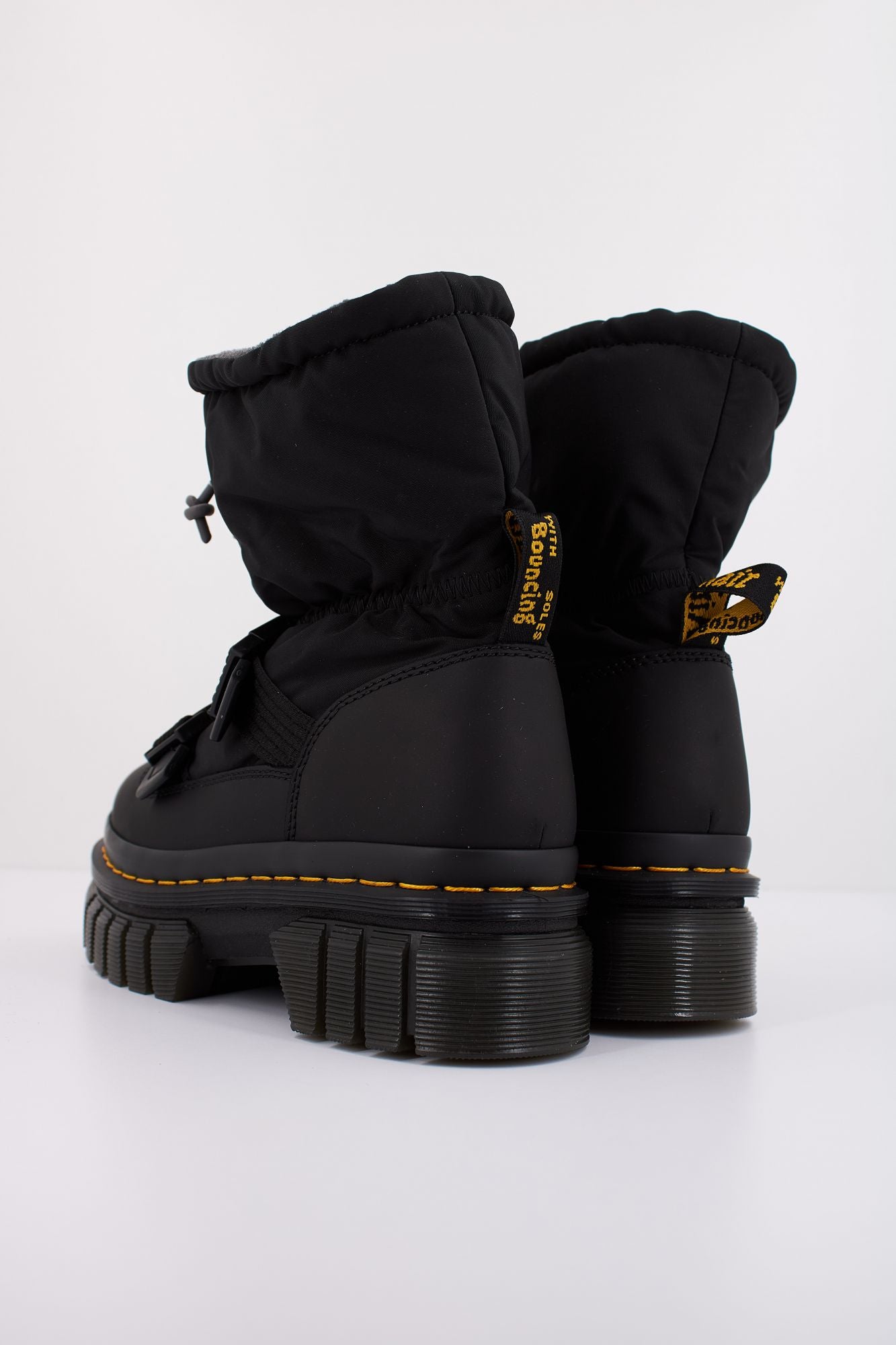 DR. MARTENS AUDRICK PADDED LO en color NEGRO (4)