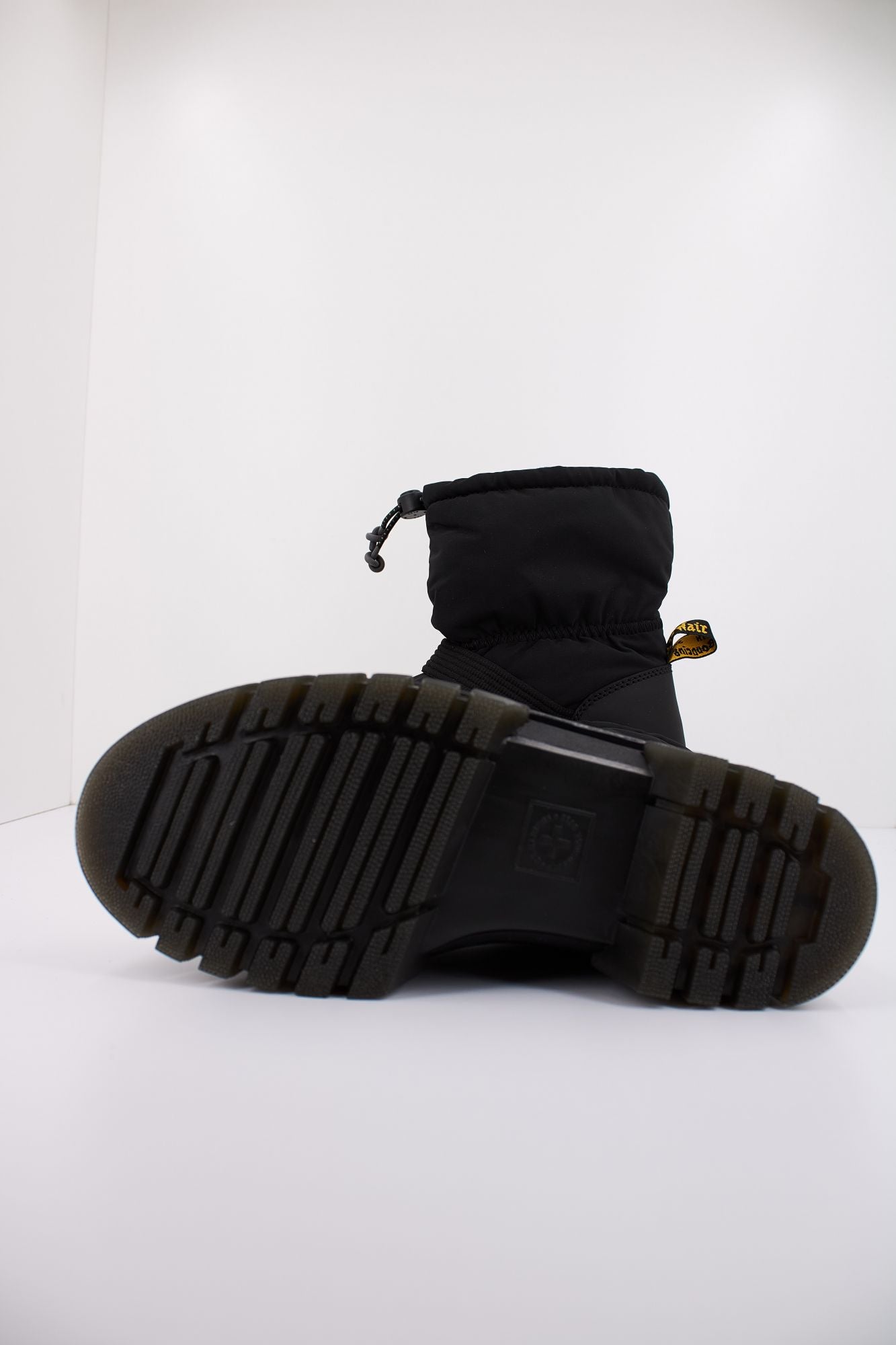 DR. MARTENS AUDRICK PADDED LO en color NEGRO (5)