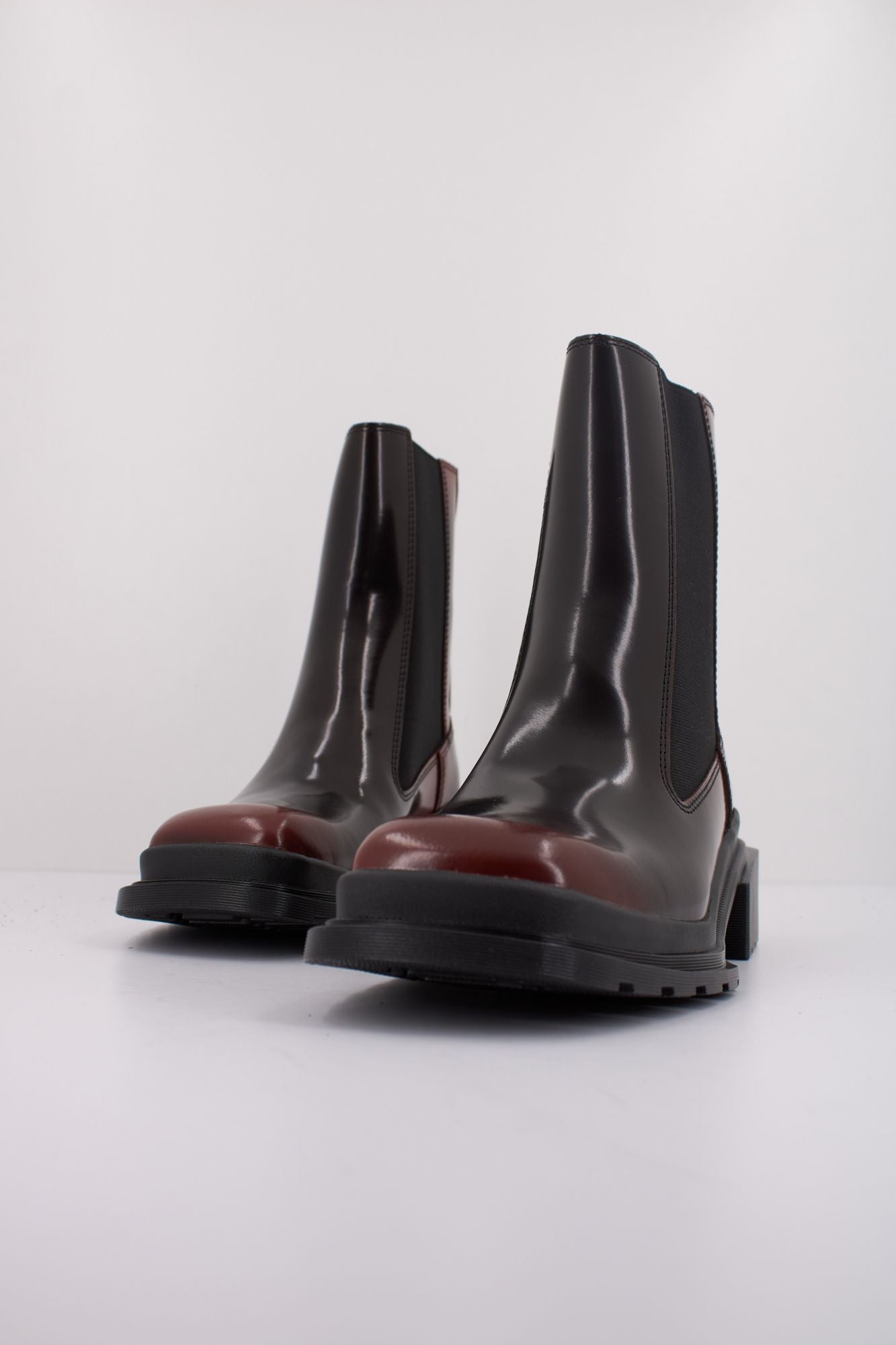 DR. MARTENS MAYBOLE CHELSEA en color NEGRO (2)