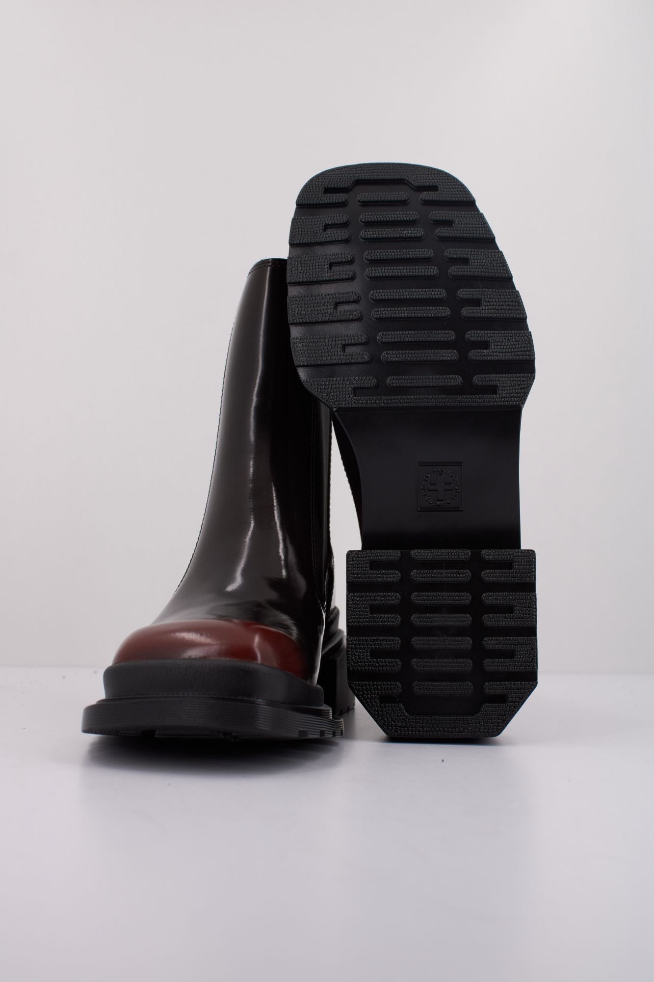 DR. MARTENS MAYBOLE CHELSEA en color NEGRO (5)
