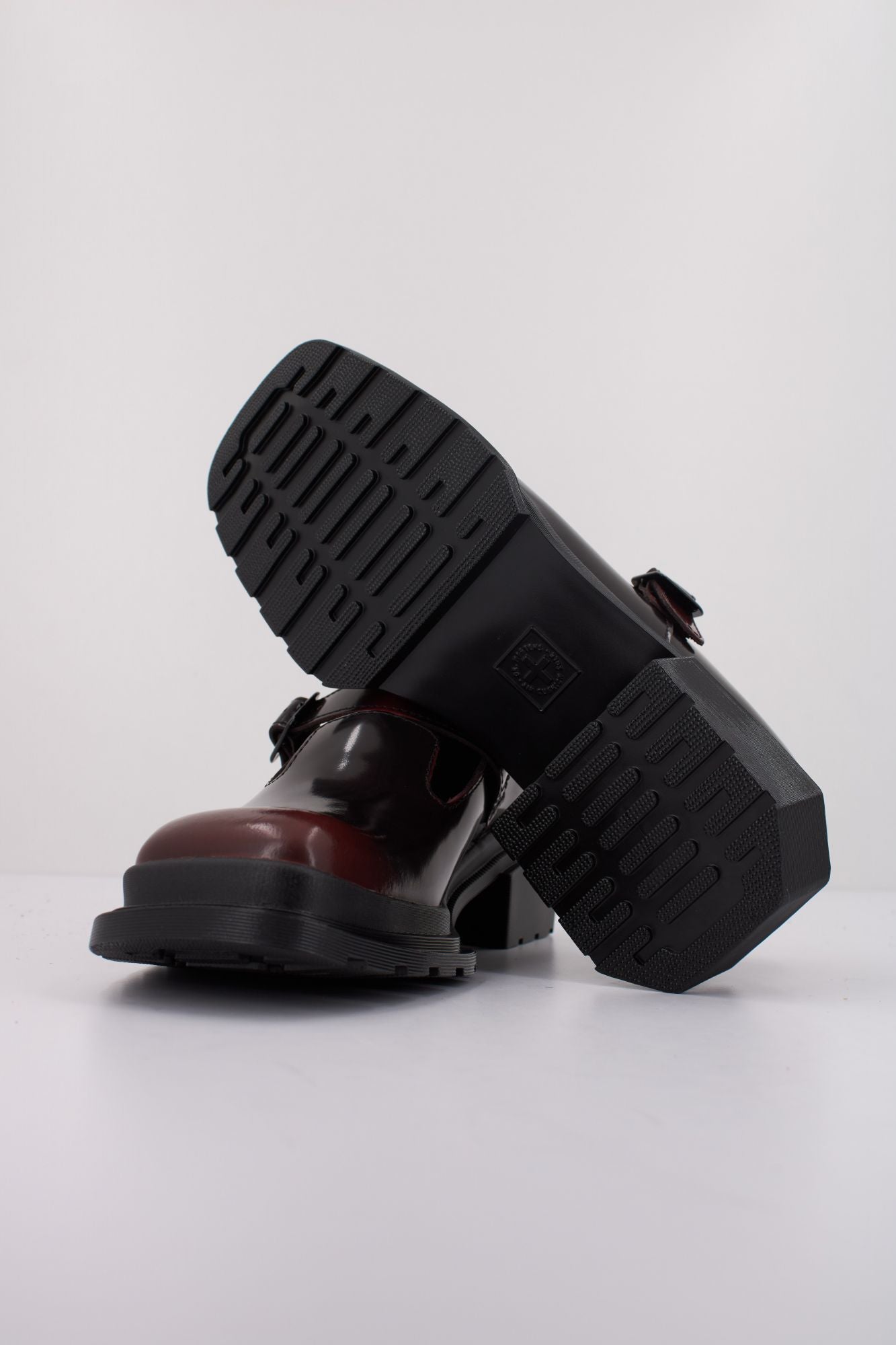 DR. MARTENS MAYBOLE MJ en color NEGRO (5)