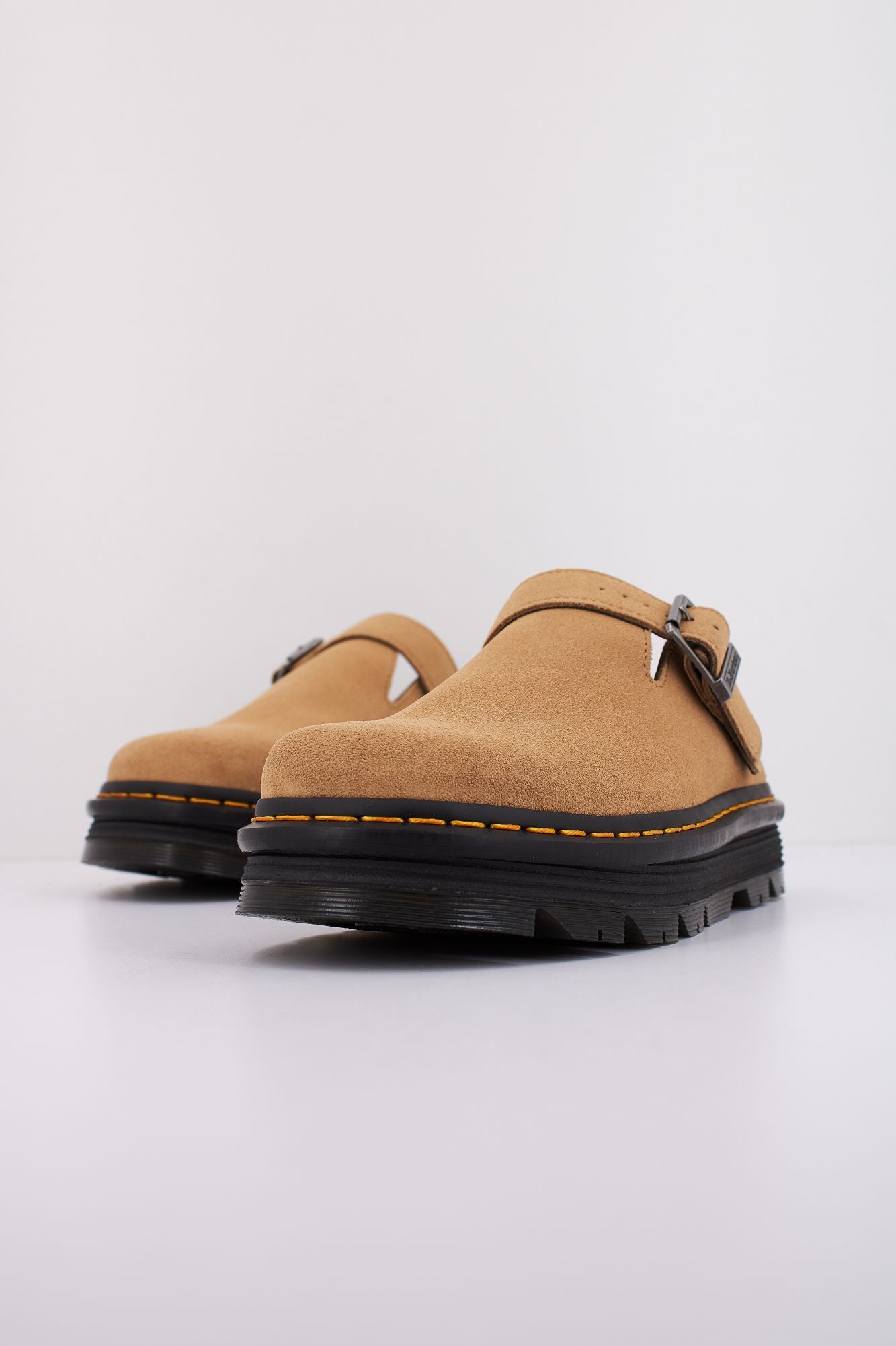 DR. MARTENS ZEBZAG MULE en color BEIS (2)