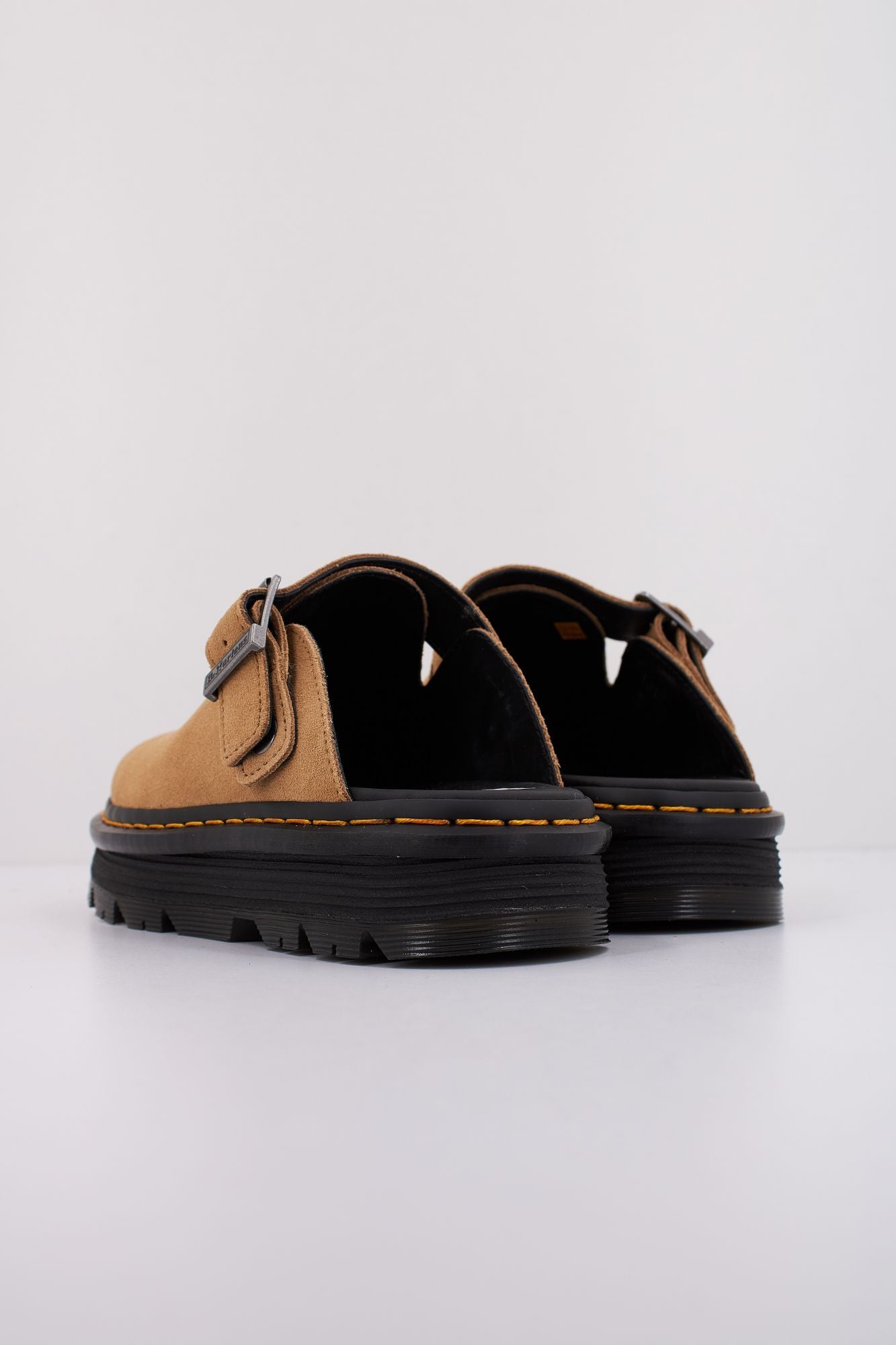 DR. MARTENS ZEBZAG MULE en color BEIS (4)
