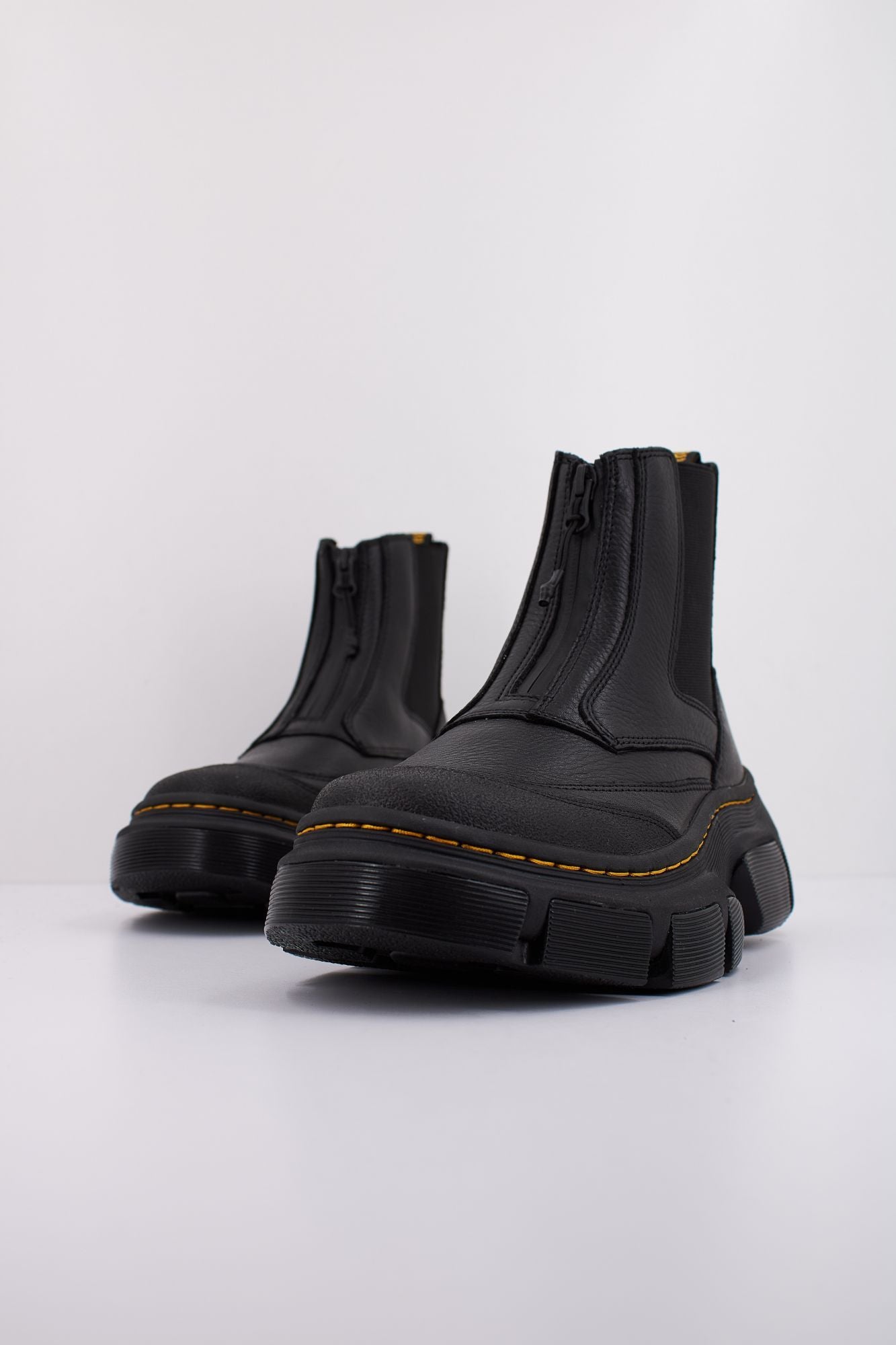 DR. MARTENS DMXL ZIP en color NEGRO (2)