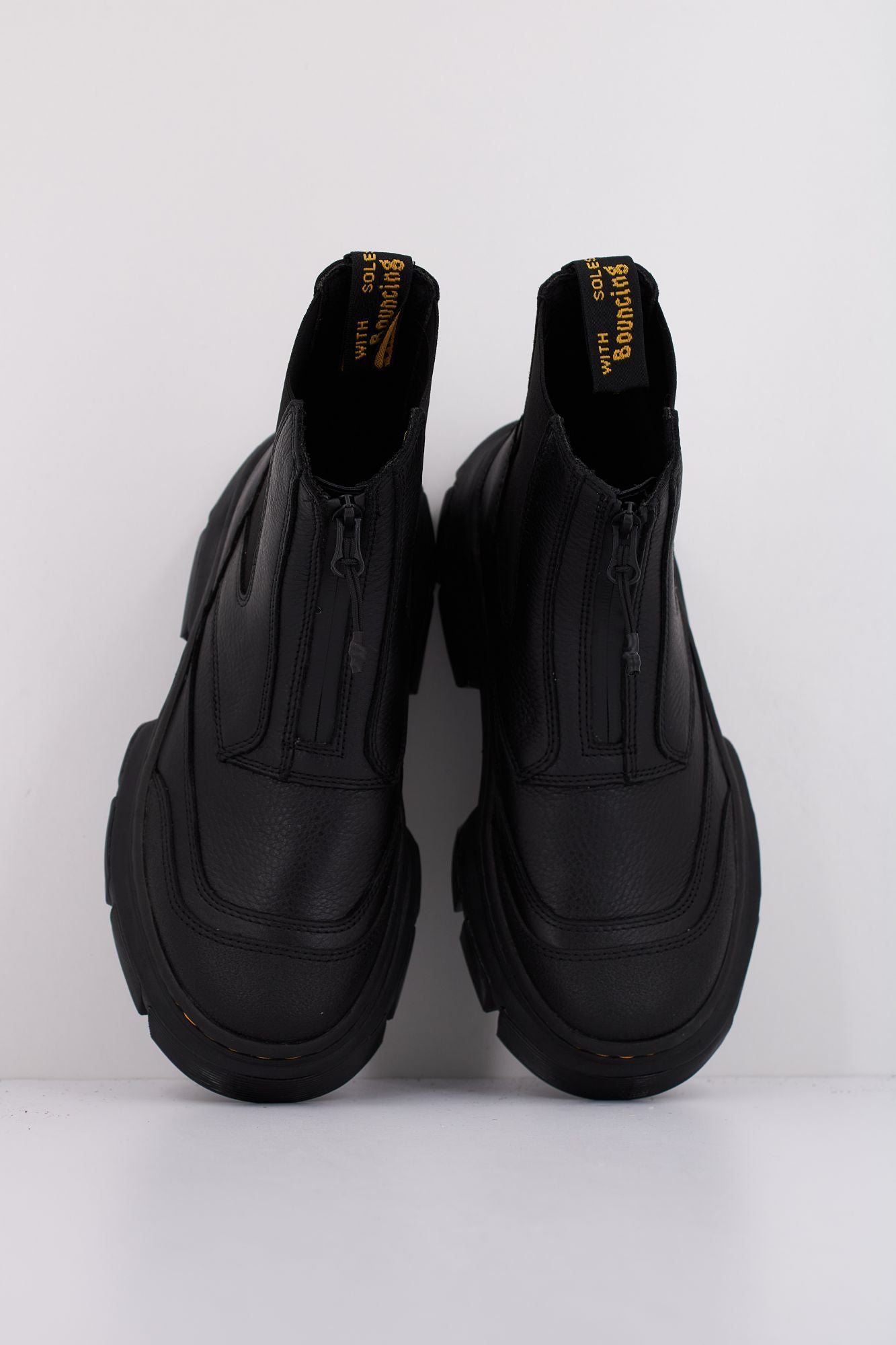 DR. MARTENS DMXL ZIP en color NEGRO (3)