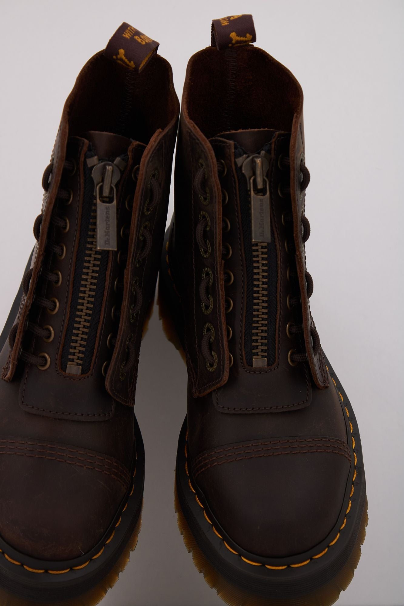 DR. MARTENS SINCLAIR en color MARRON (3)