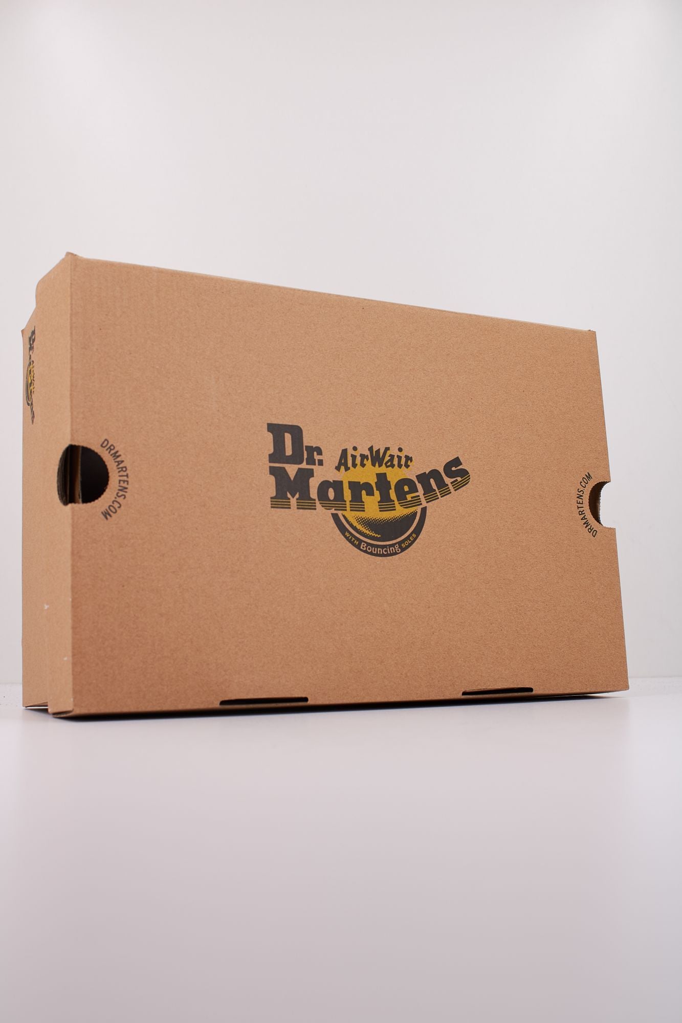 DR. MARTENS BUZZ en color ROSA (6)