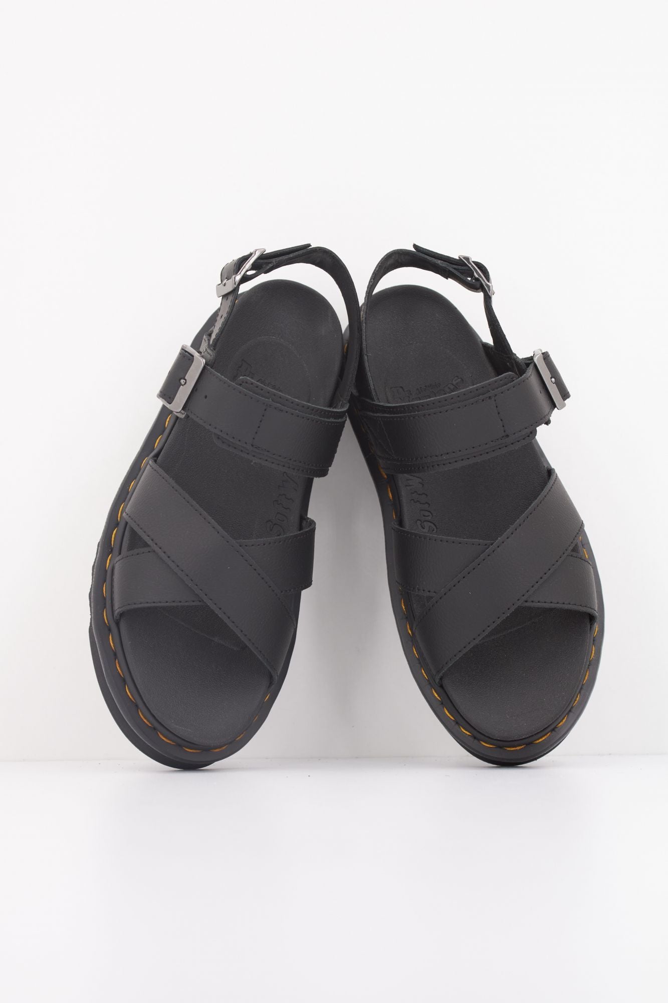 DR. MARTENS VOSS II en color NEGRO (3)