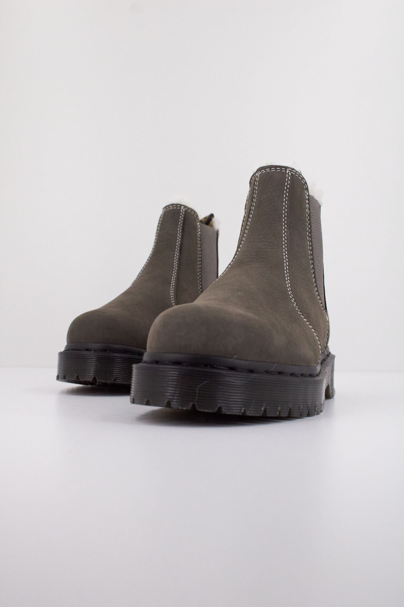 DR. MARTENS BEX FL en color GRIS (2)