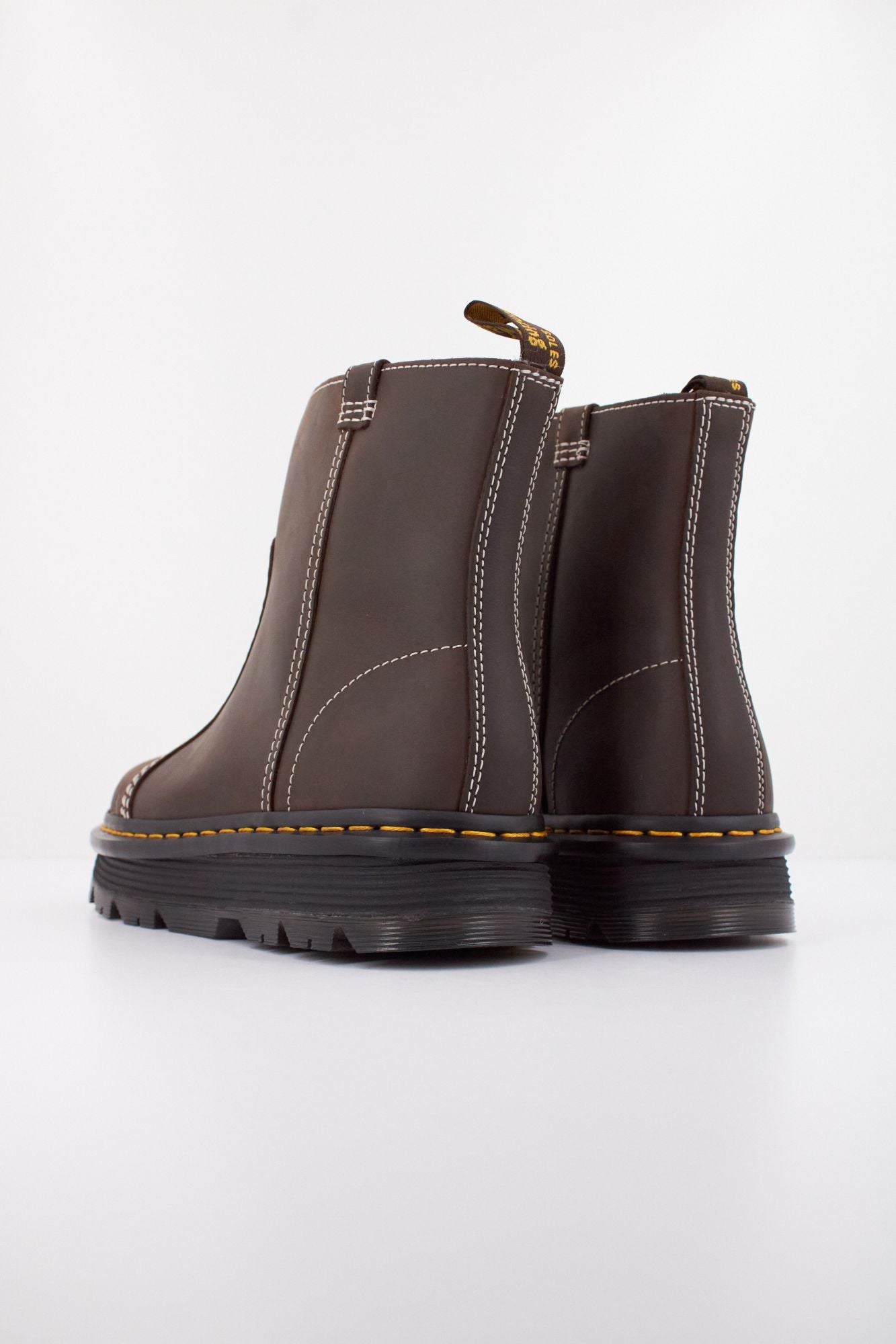 DR. MARTENS ZEBZAG RIGGER en color MARRON (4)