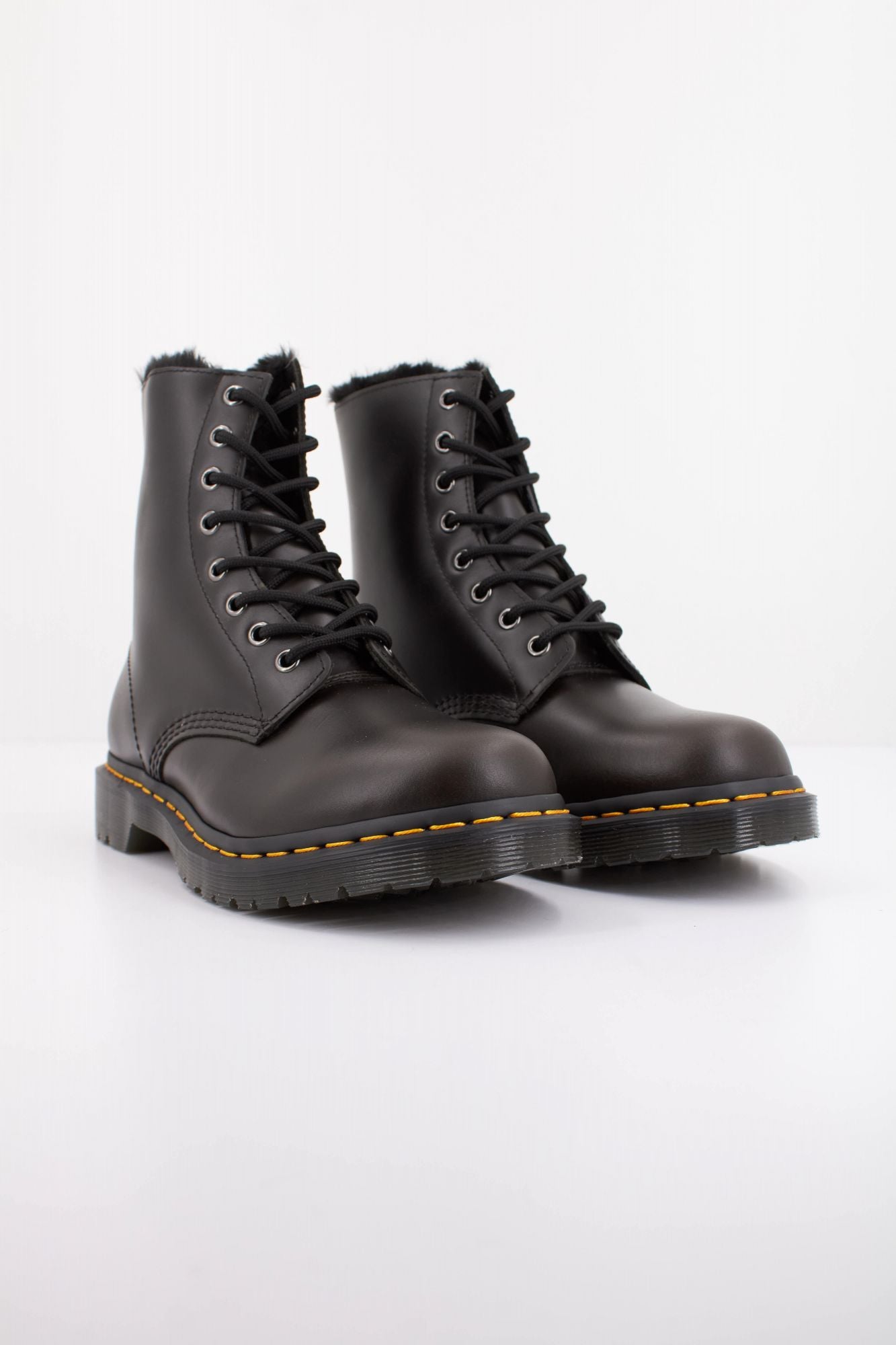 DR. MARTENS SERENA en color NEGRO (2)