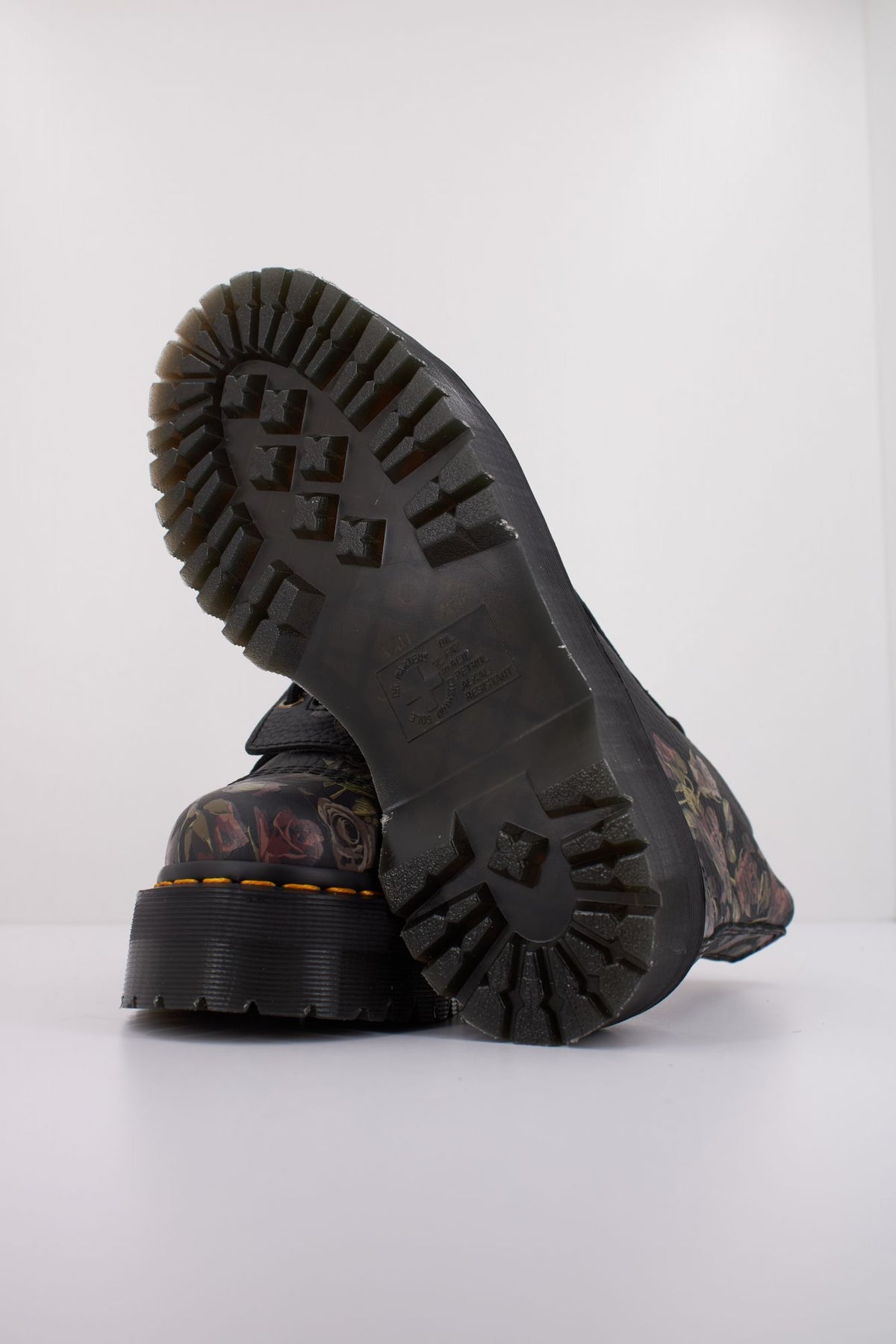 DR. MARTENS SINCLAIR en color NEGRO (5)