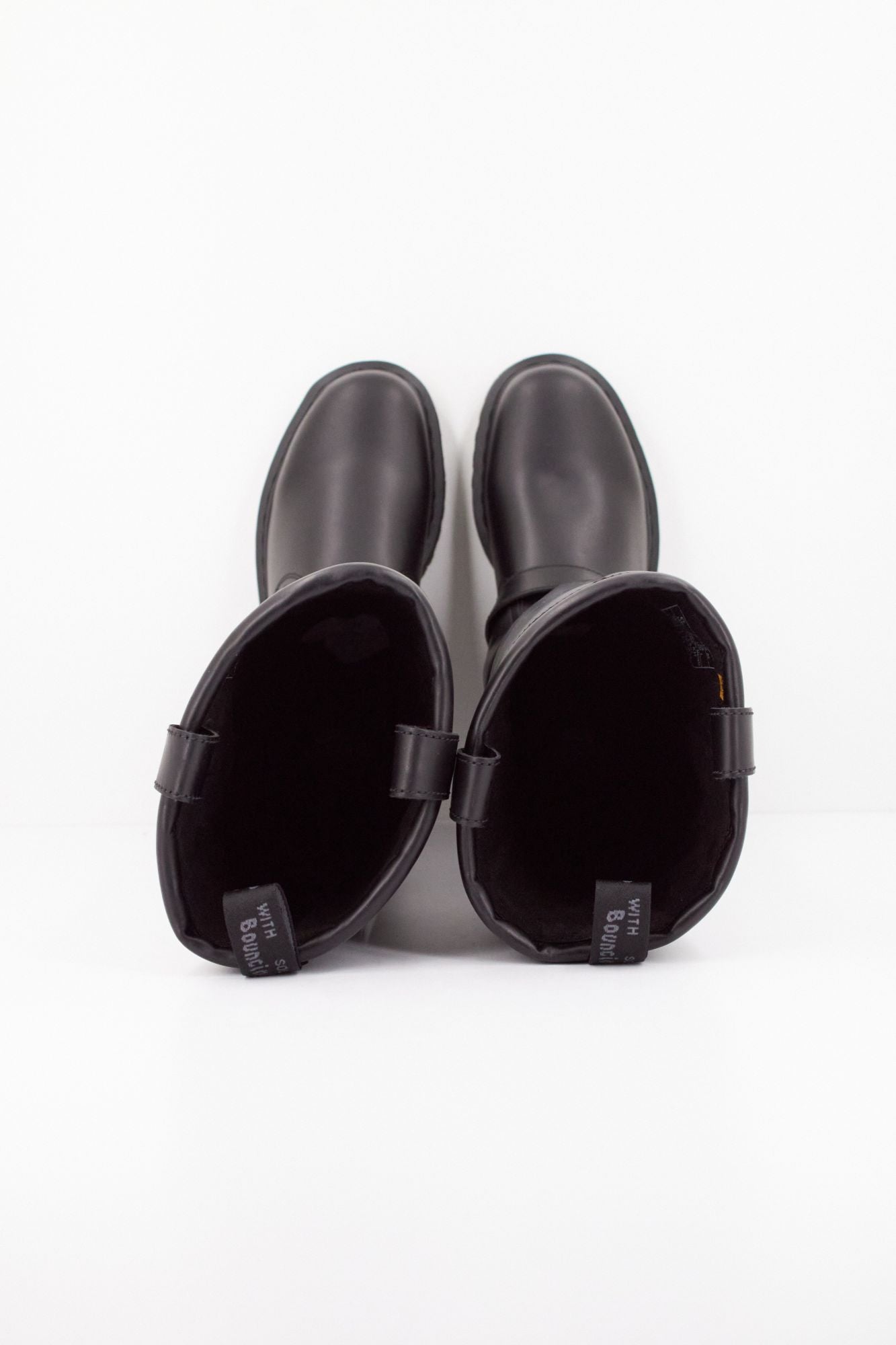 DR. MARTENS ANISTONE BKR en color NEGRO (3)