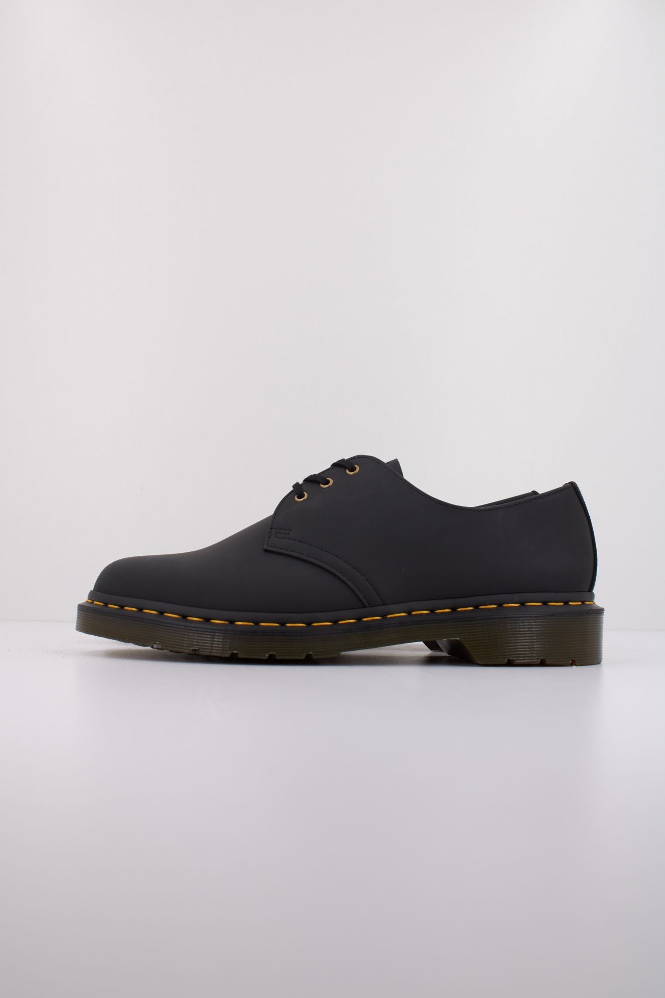 DR. MARTENS VEGAN 1461 en color NEGRO (1)