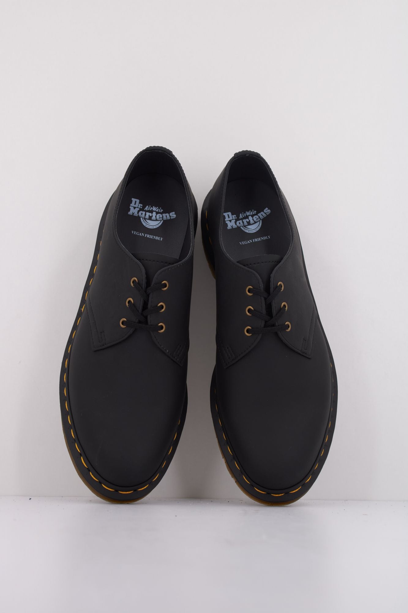 DR. MARTENS VEGAN 1461 en color NEGRO (3)