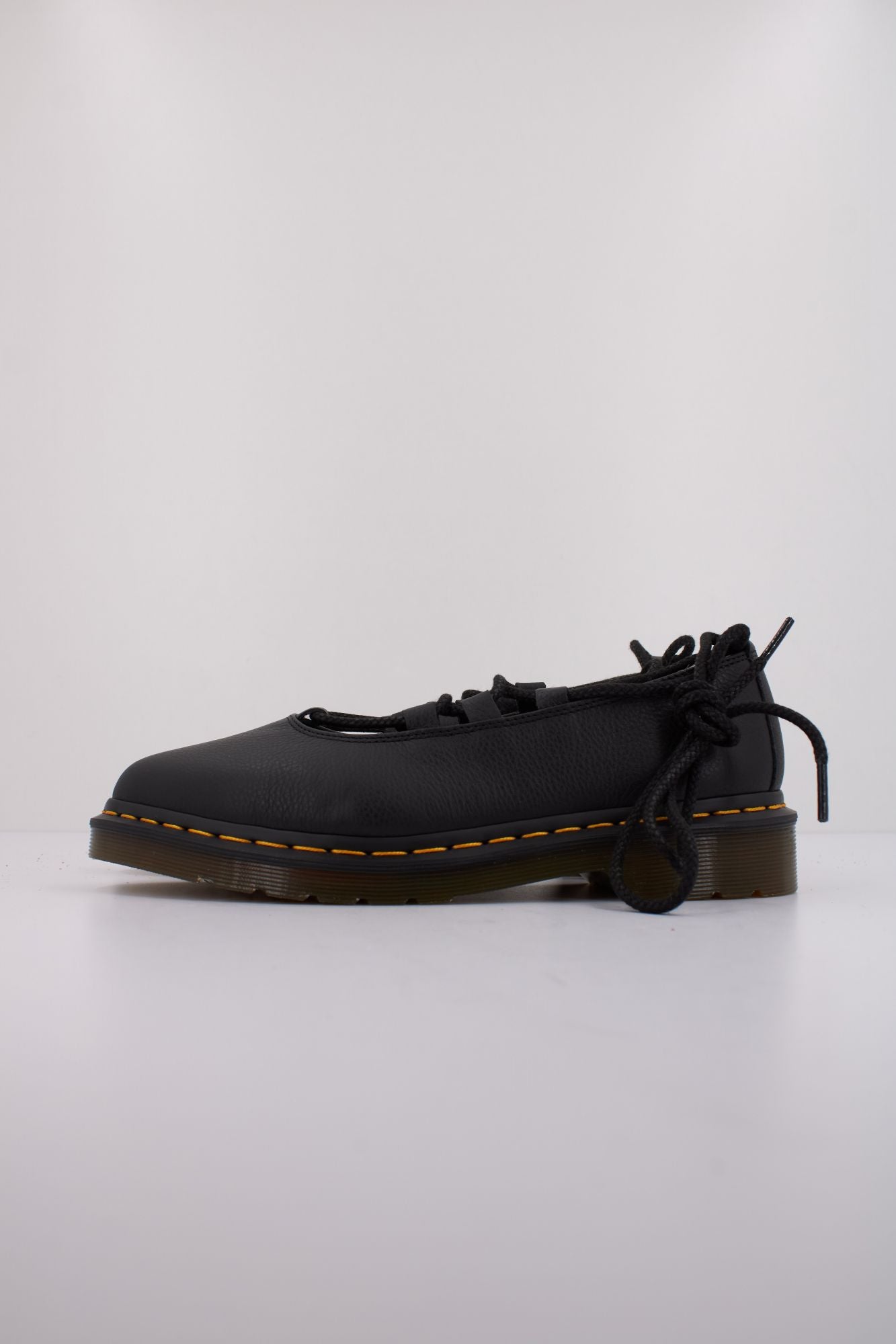 DR. MARTENS ELPHIE II en color NEGRO (1)
