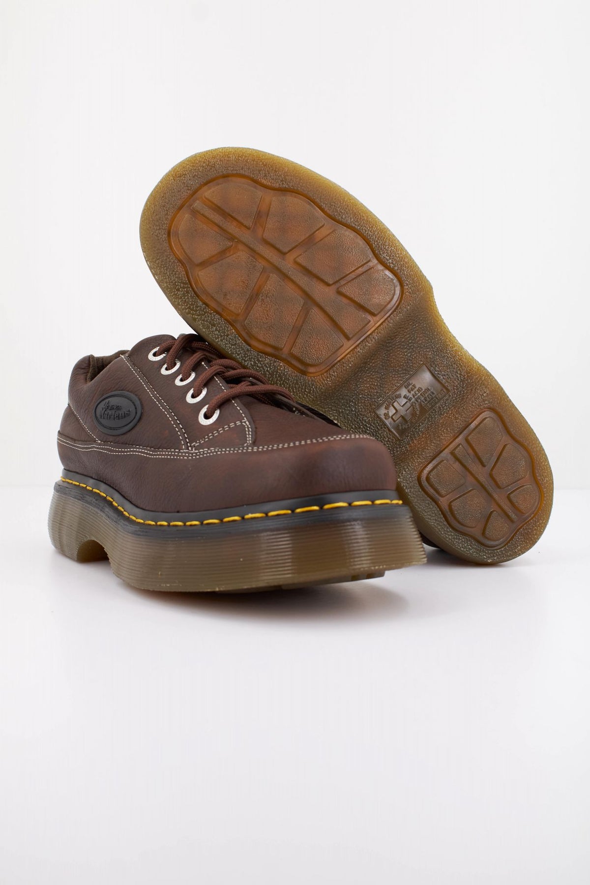 DR. MARTENS BUZZ 5I en color MARRON (4)