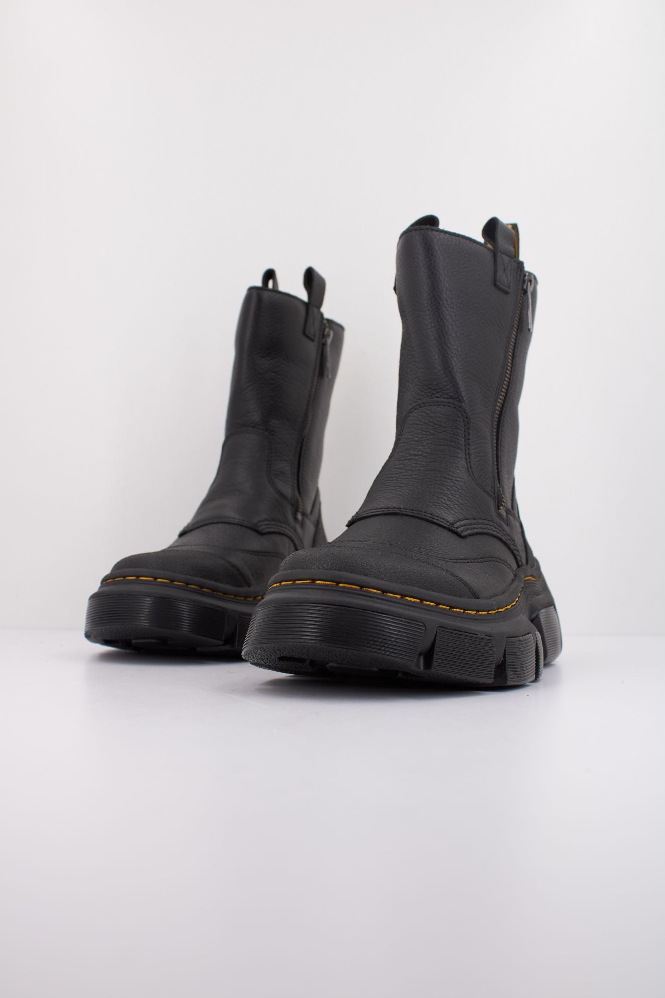 DR. MARTENS DMXL RIGGER en color NEGRO (2)