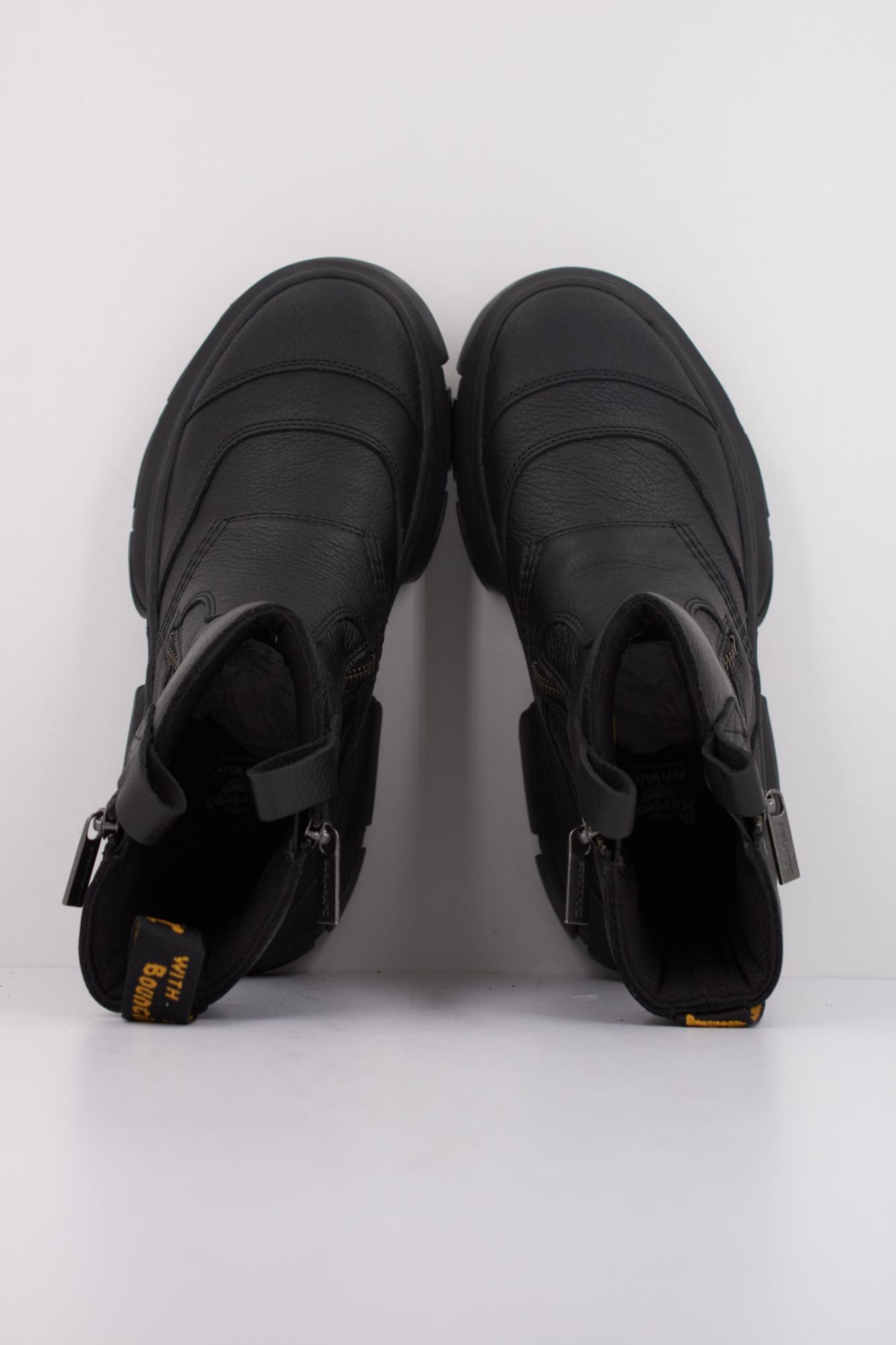 DR. MARTENS DMXL RIGGER en color NEGRO (3)