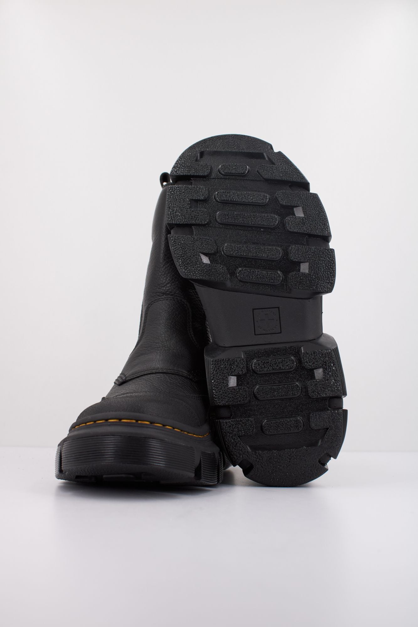 DR. MARTENS DMXL RIGGER en color NEGRO (5)