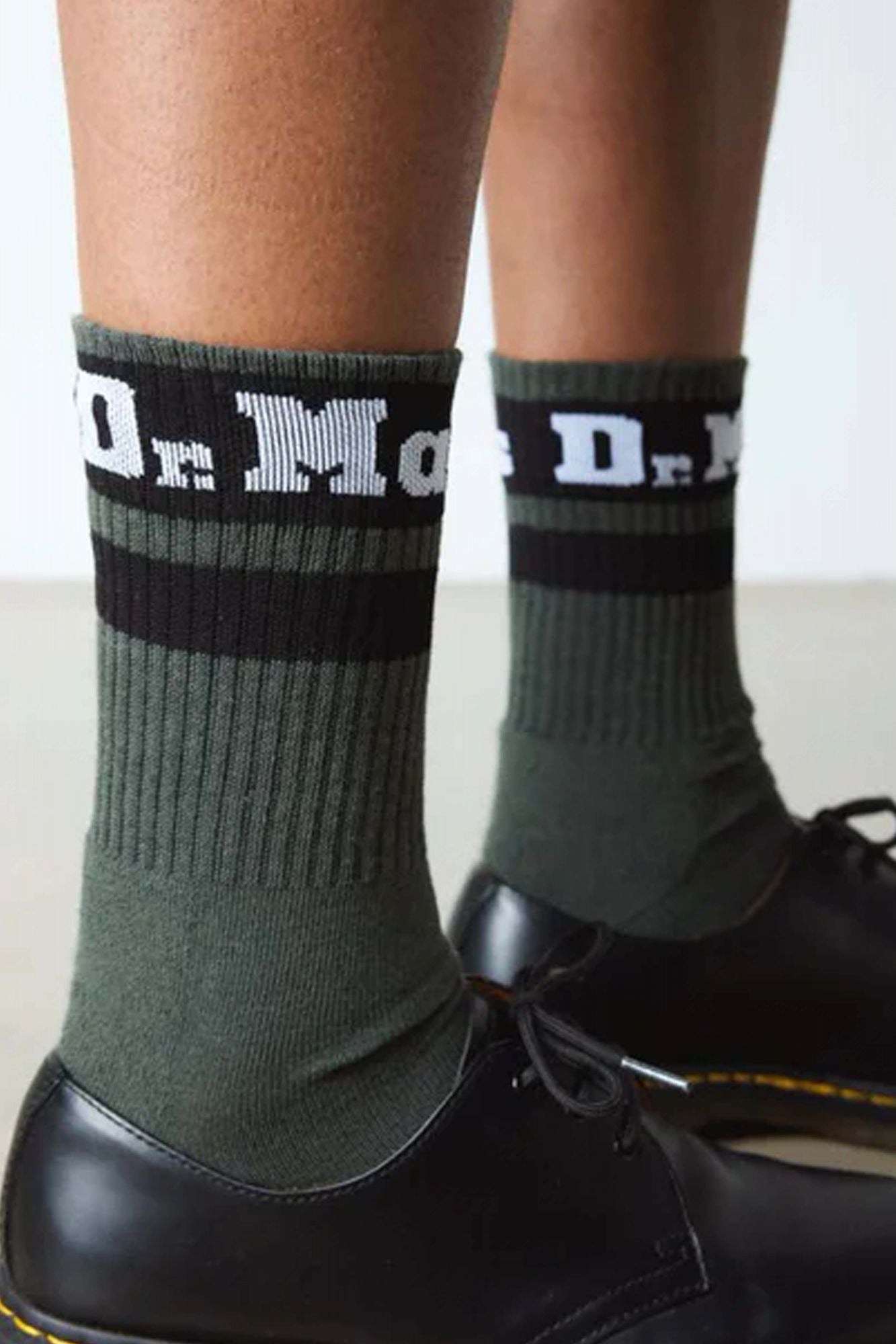 DR. MARTENS AC681300 en color VERDE (1)