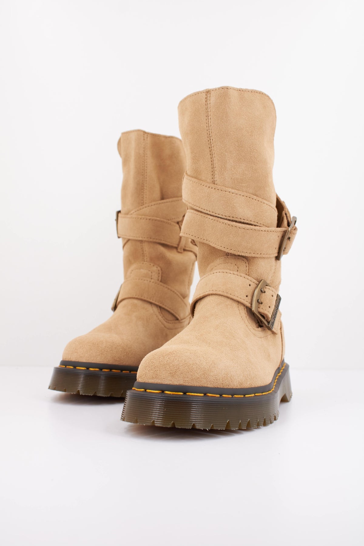 DR. MARTENS ANISTONE STRAP en color MARRON CLARO (2)
