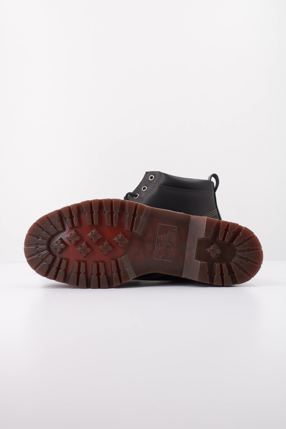 DR. MARTENS 42706001DM LOWELL CHUKKA en color NEGRO (5)