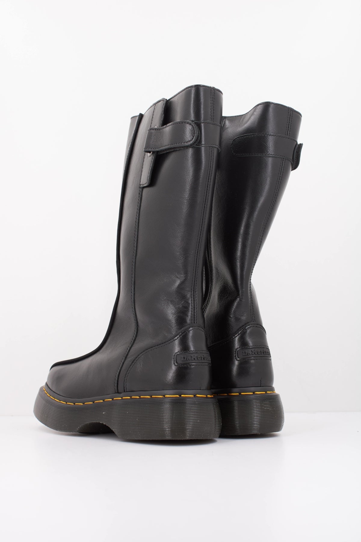 DR. MARTENS BUZZ HI 43156001 en color NEGRO (4)