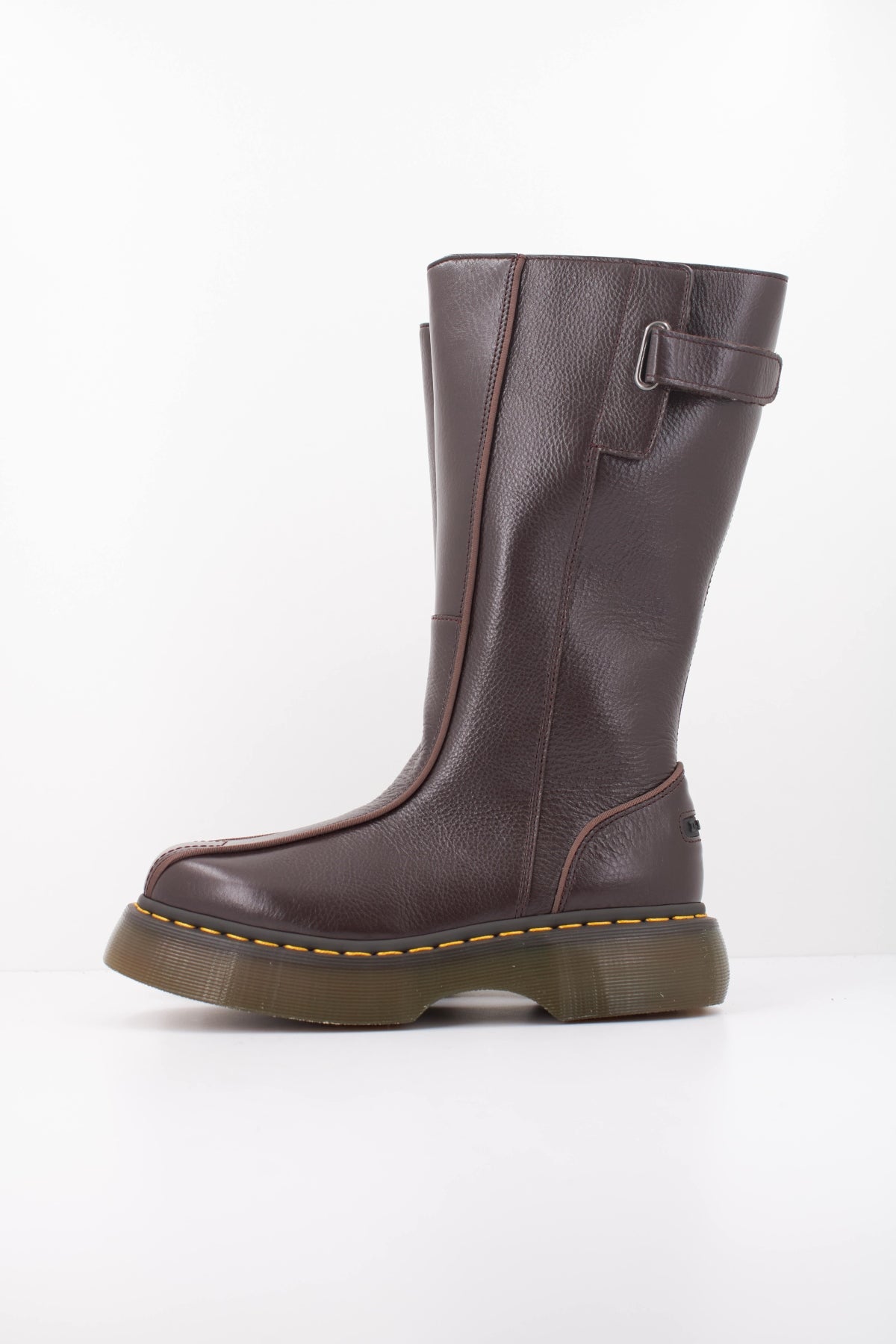 DR. MARTENS BUZZ HI 43156200 en color MARRON (1)
