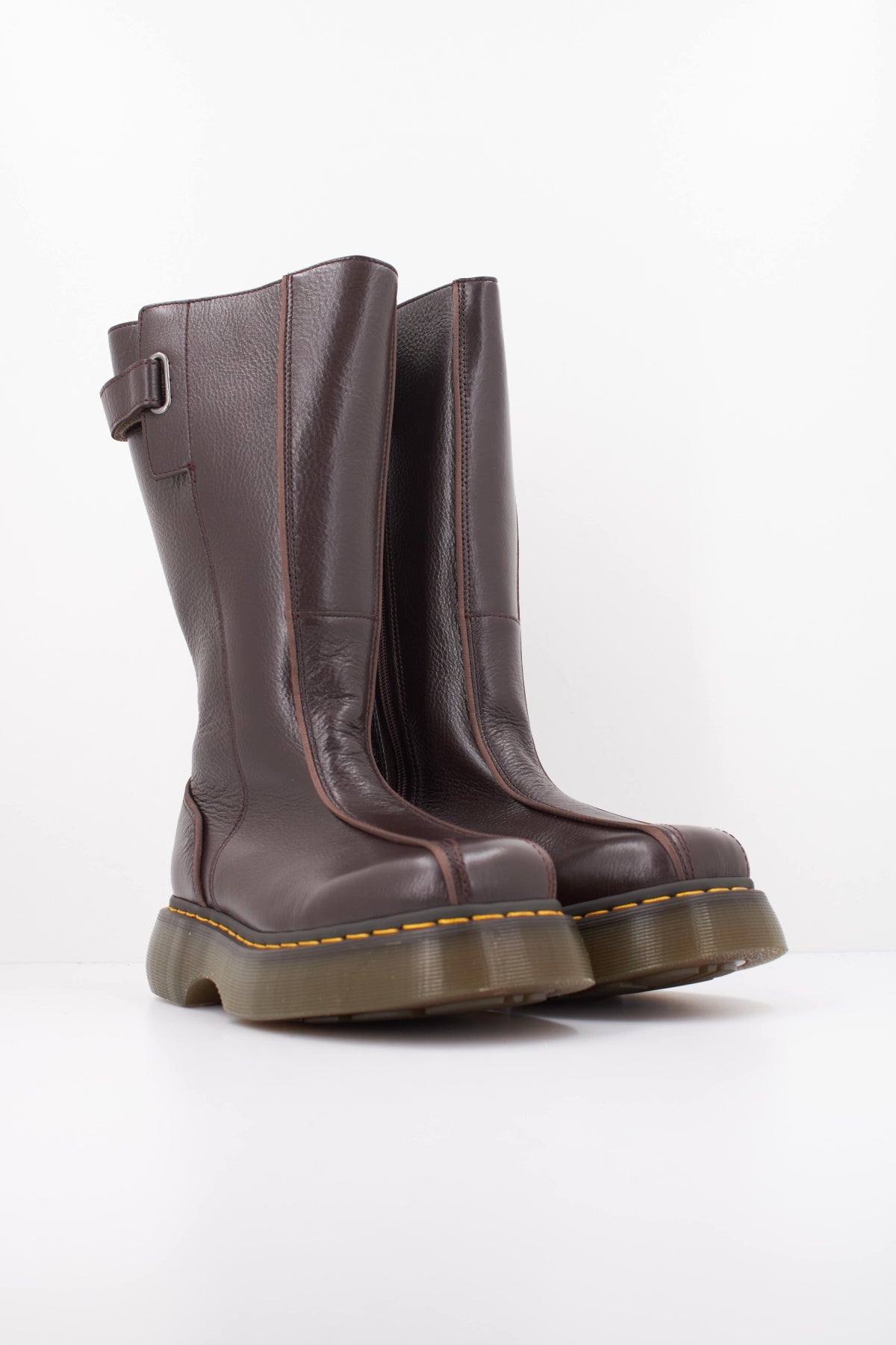 DR. MARTENS BUZZ HI en color MARRON (2)
