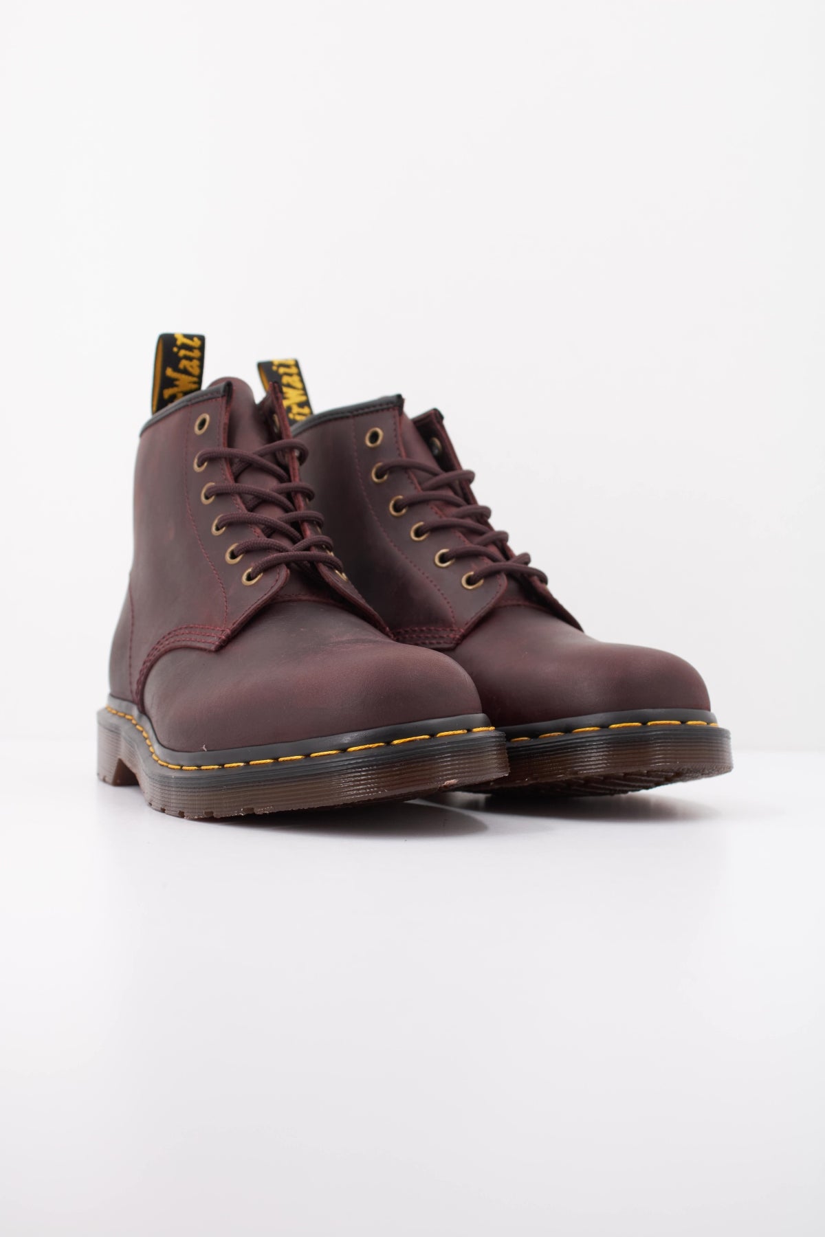 DR. MARTENS 101 27761600 en color BURDEOS (2)