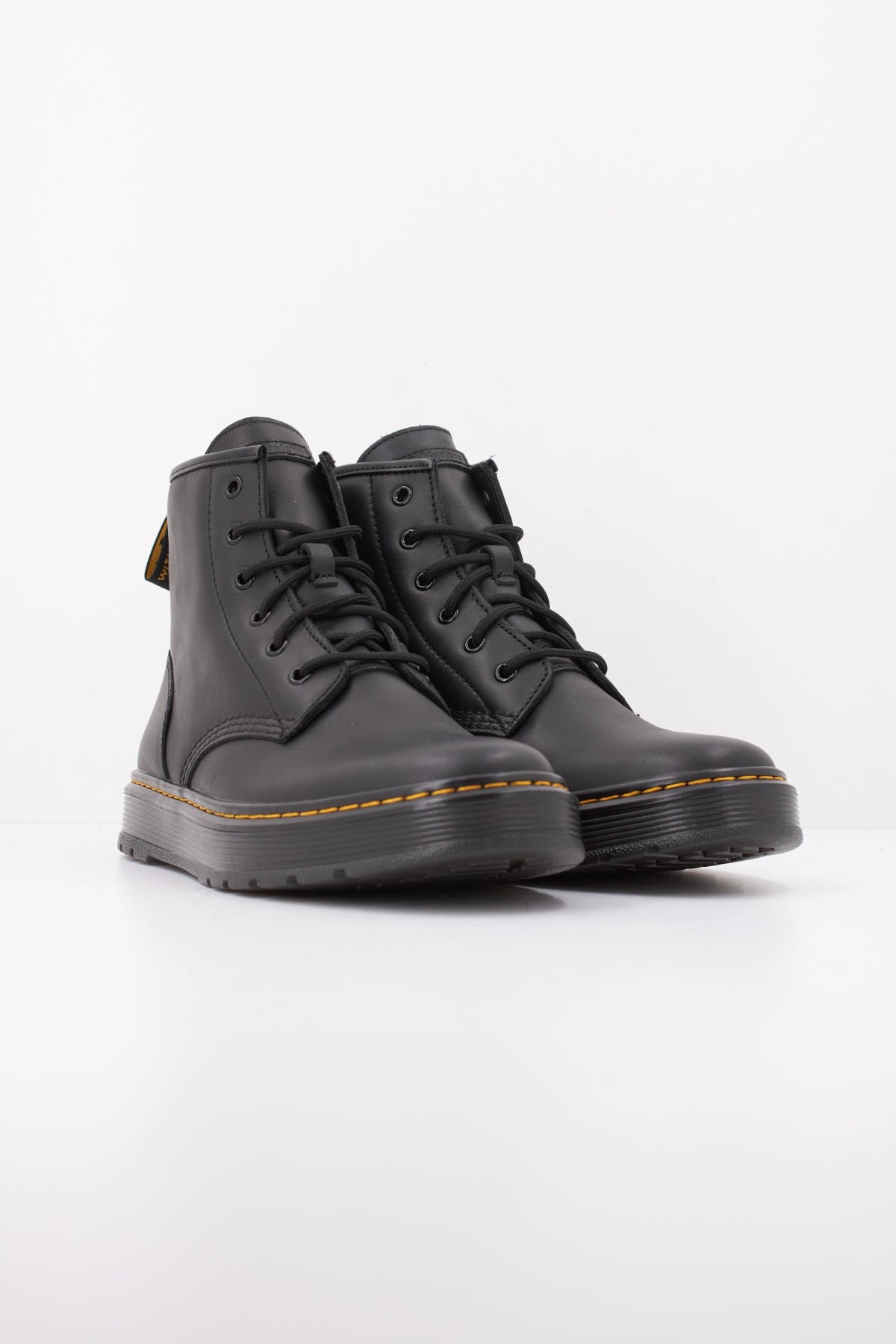 DR. MARTENS BROOKLINE CHUKKA en color NEGRO (2)
