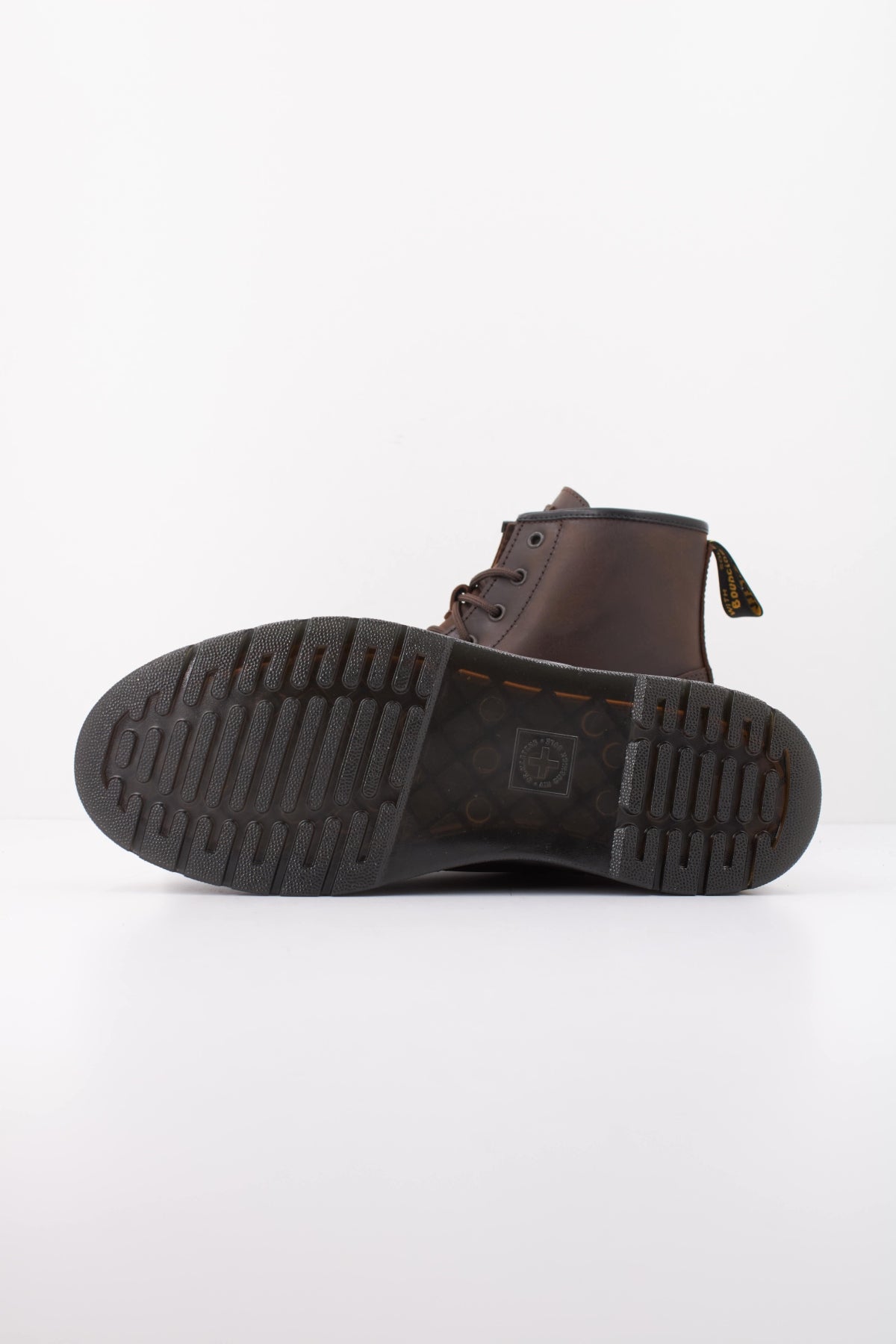 DR. MARTENS BROOKLINE CHUKKA en color MARRON (5)