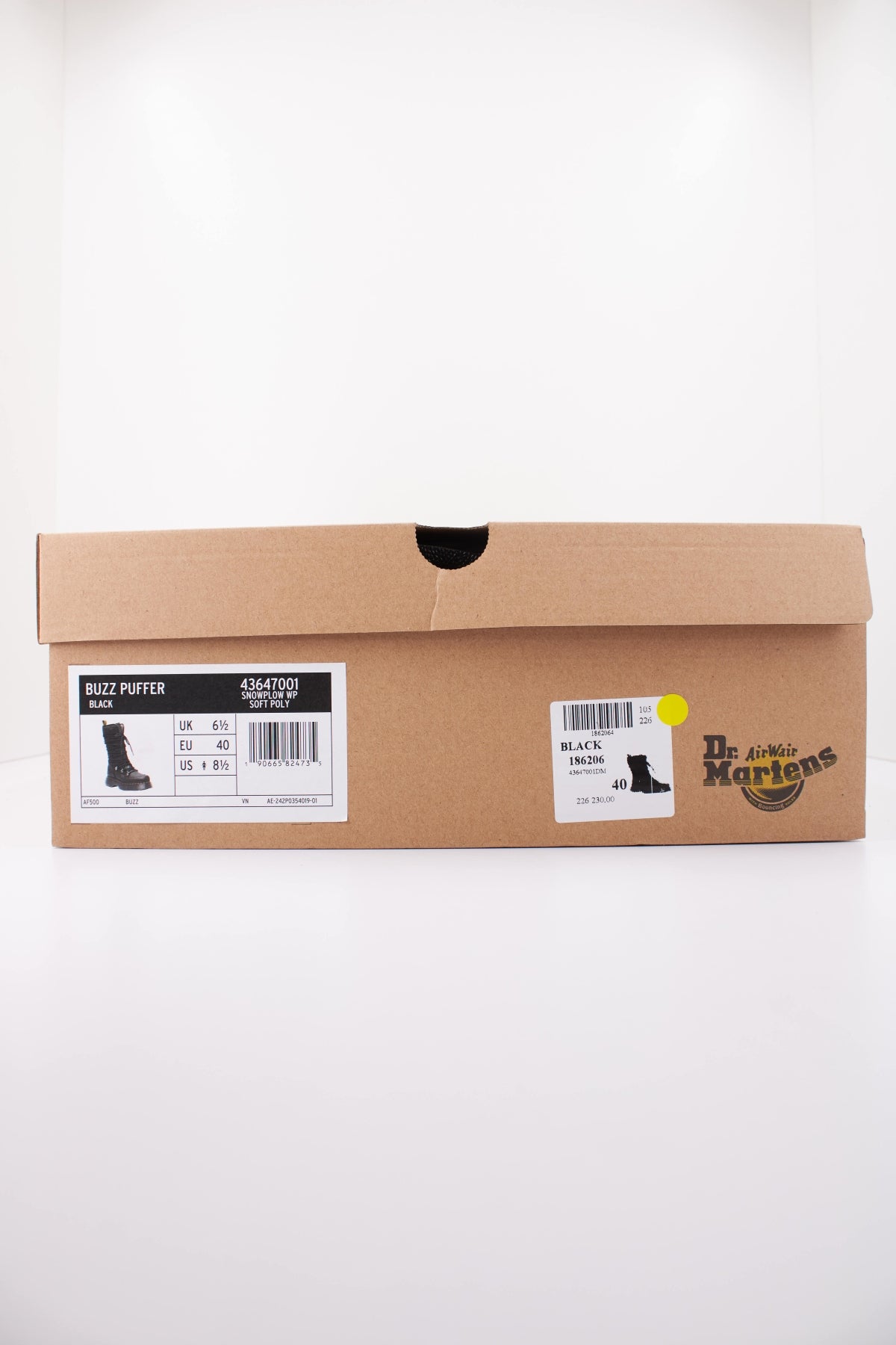 DR. MARTENS BUZZ PUFFER 43647001 en color NEGRO (6)