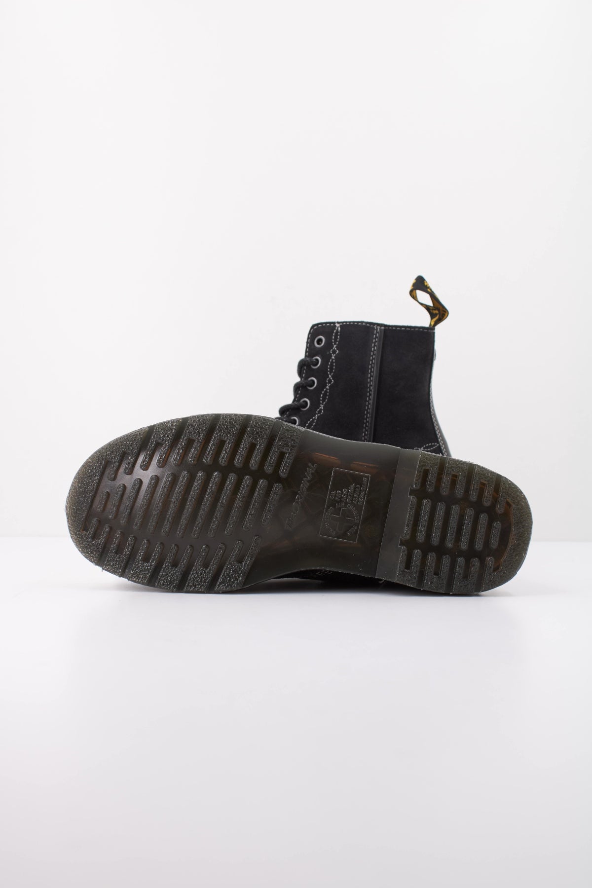 DR. MARTENS 1460 DR 43618001 en color NEGRO (5)