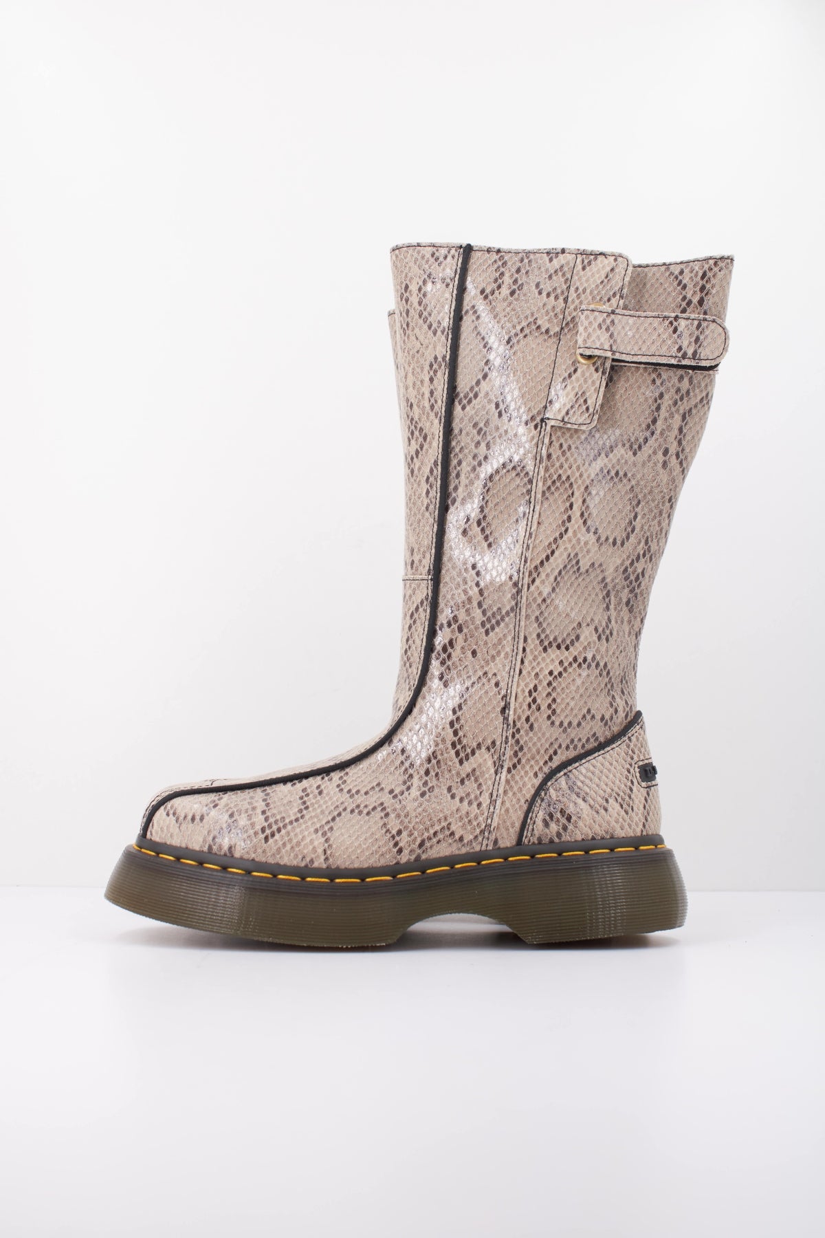DR. MARTENS BUZZ HI 44037100 en color ANIMAL PRINT (1)