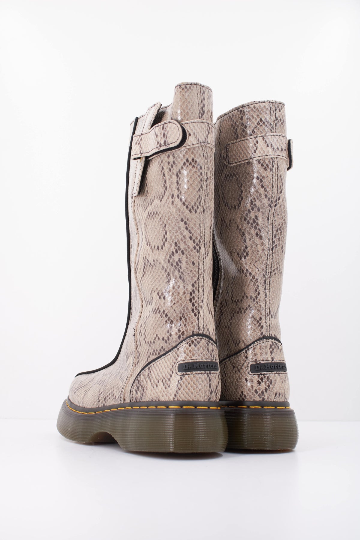 DR. MARTENS BUZZ HI 44037100 en color ANIMAL PRINT (4)