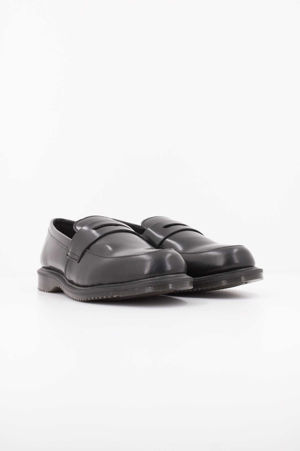 DR. MARTENS TEMARA LOAFER en color NEGRO (2)