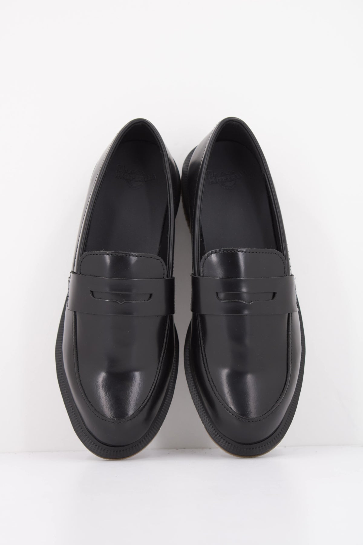 DR. MARTENS TEMARA LOAFER 41359001 en color NEGRO (3)